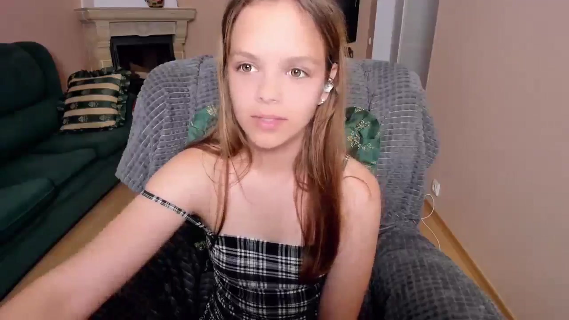 Gallery image thumbnail from Mia_Gallager's myfreecams stream on, 09/17/2025, 17:35 image 6 of 20