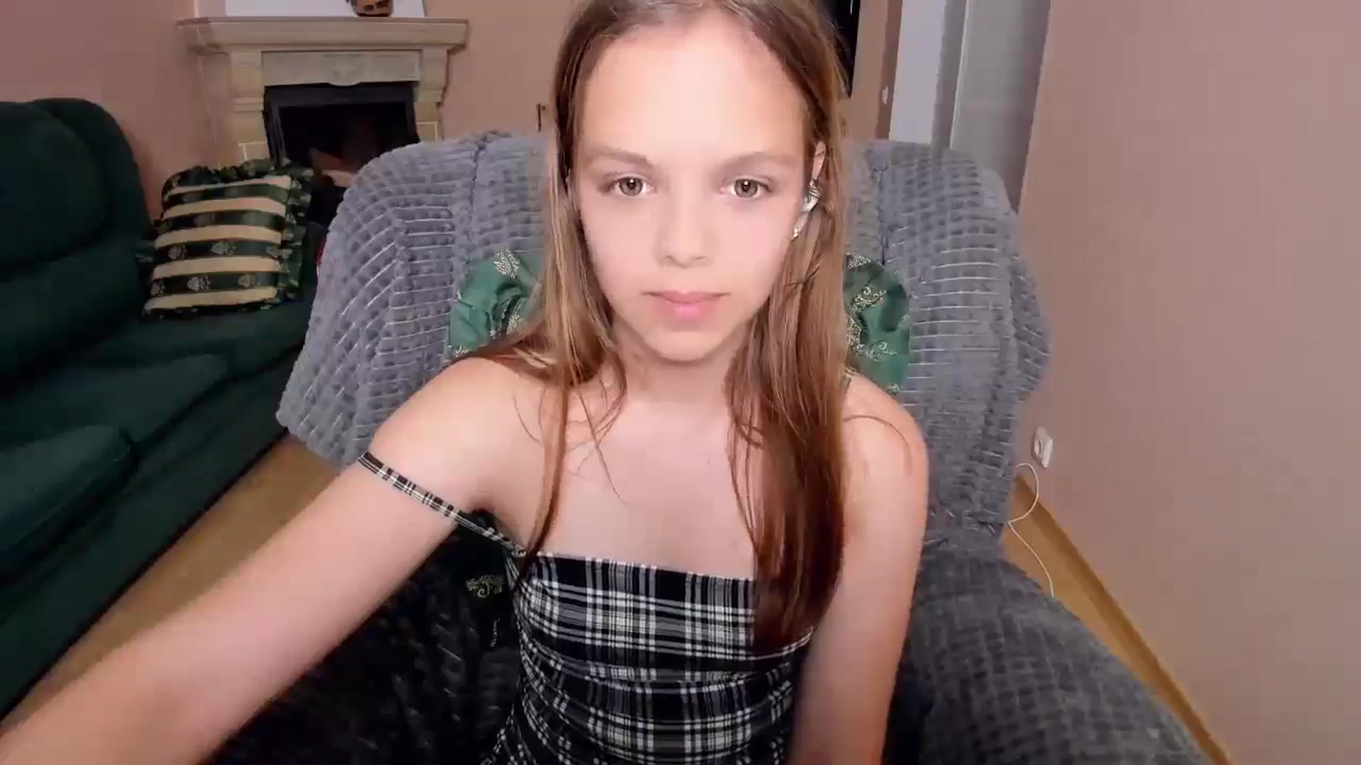 Gallery image thumbnail from Mia_Gallager's myfreecams stream on, 09/17/2025, 17:35 image 4 of 20