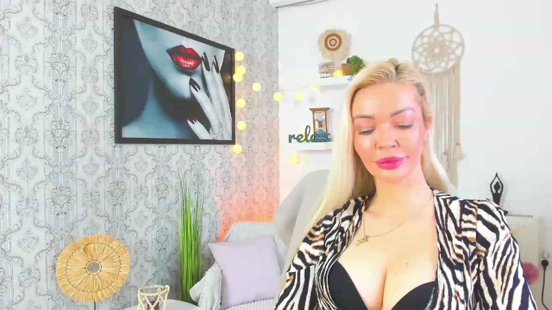 Gallery image thumbnail from Mia_Karakova's myfreecams stream on, 02/09/2023, 10:27 image 5 of 20