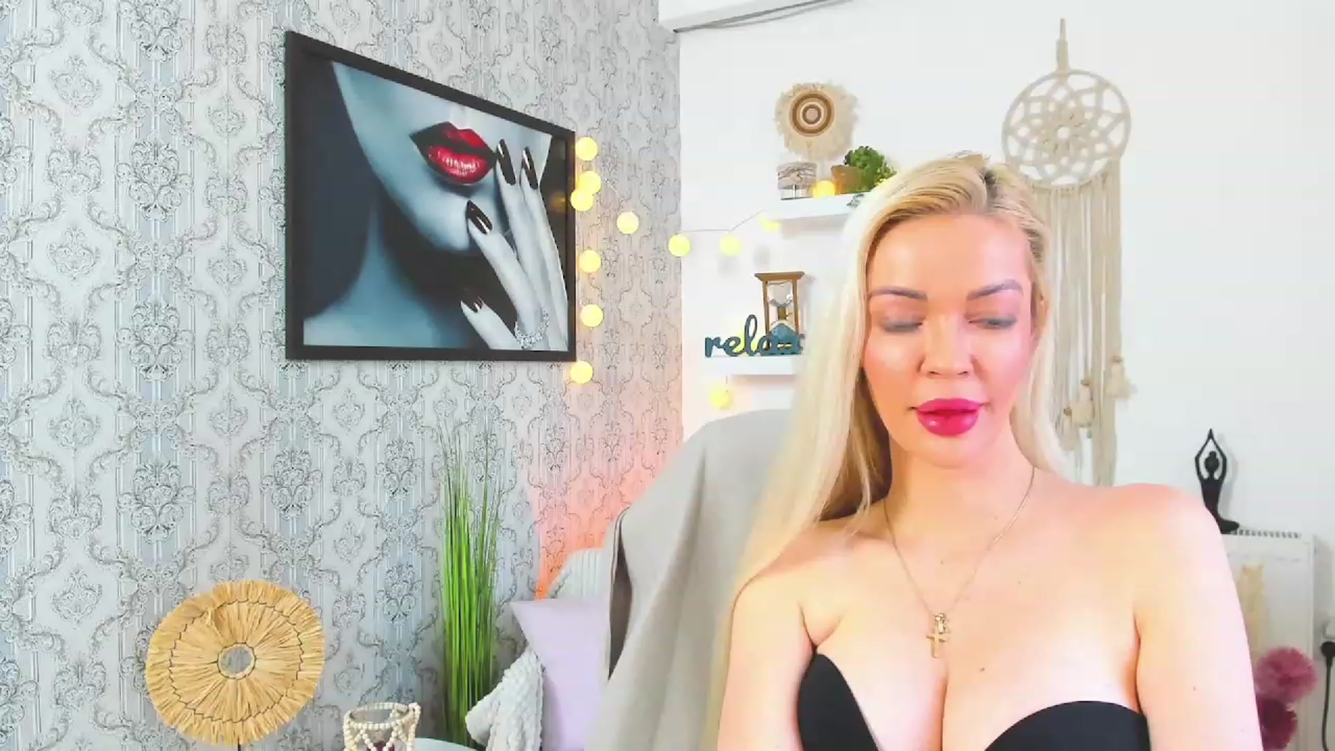 Gallery image thumbnail from Mia_Karakova's myfreecams stream on, 02/09/2023, 12:26 image 14 of 20