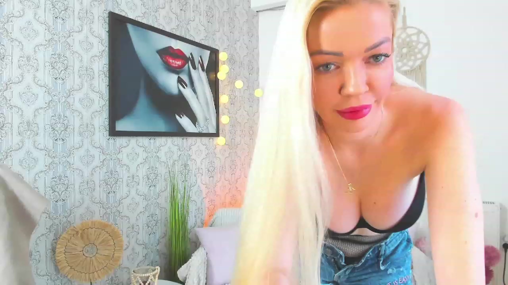Gallery image thumbnail from Mia_Karakova's myfreecams stream on, 02/09/2023, 12:26 image 4 of 20