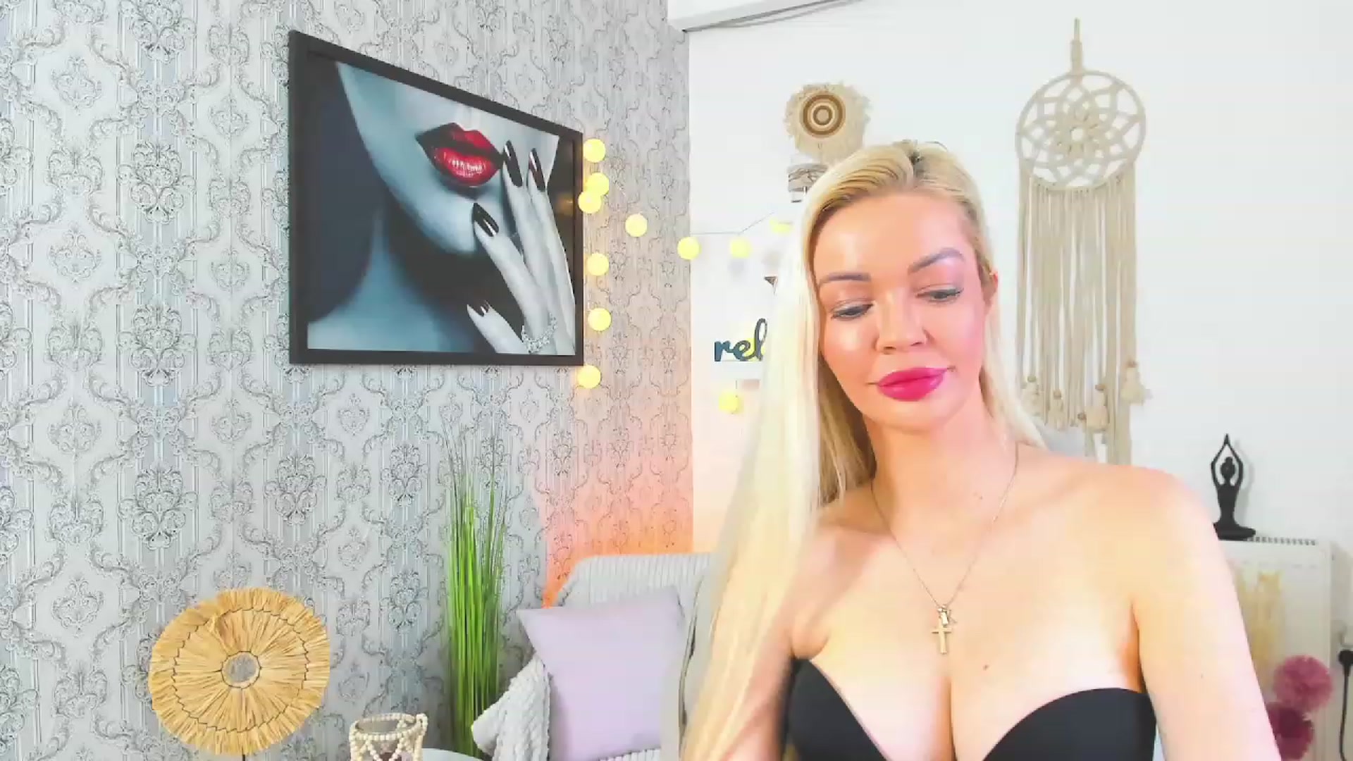 Gallery image thumbnail from Mia_Karakova's myfreecams stream on, 02/09/2023, 13:52 image 10 of 20