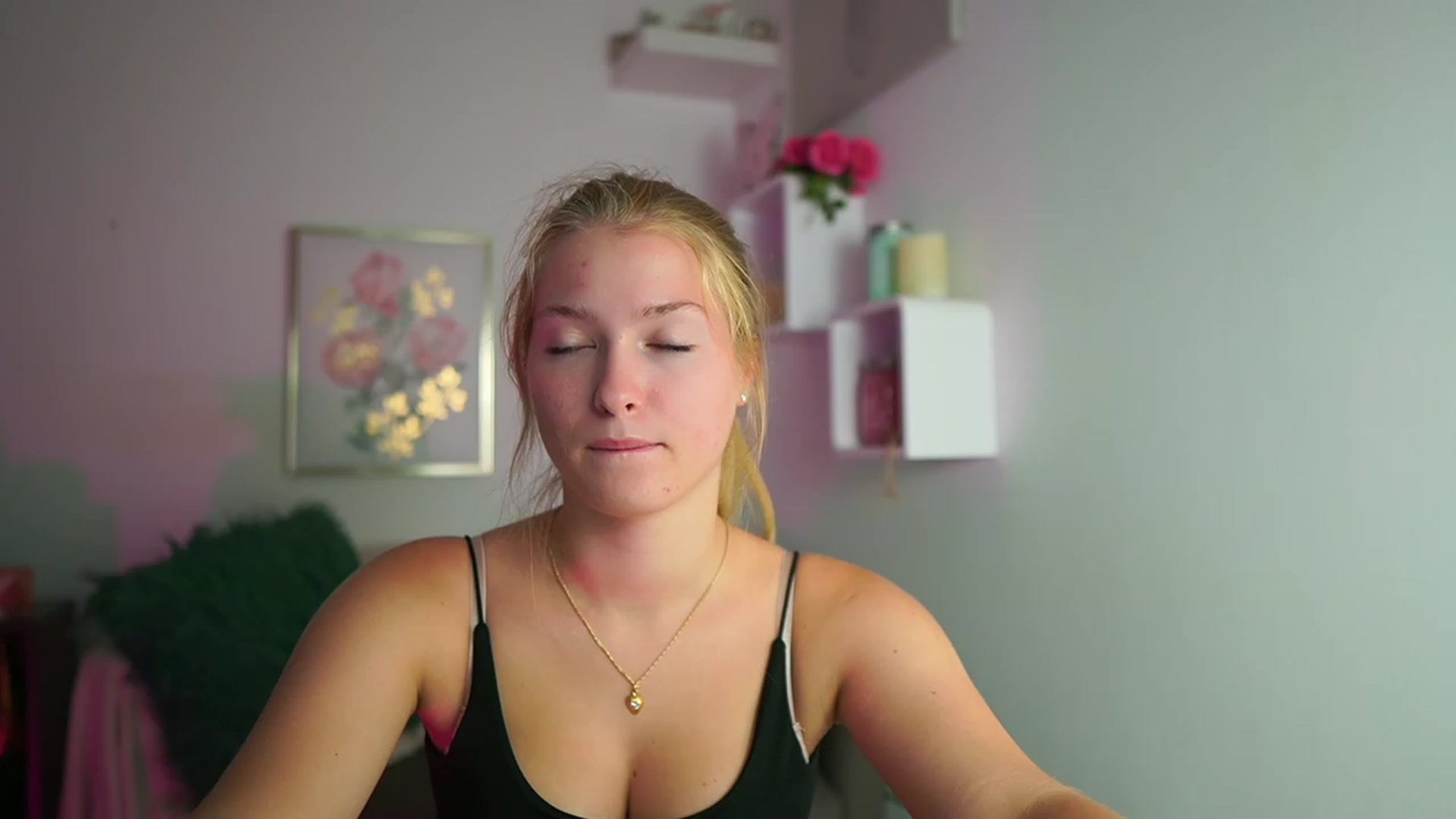 Gallery image thumbnail from Mia_Melano_'s myfreecams stream on, 09/12/2023, 18:09 image 16 of 20