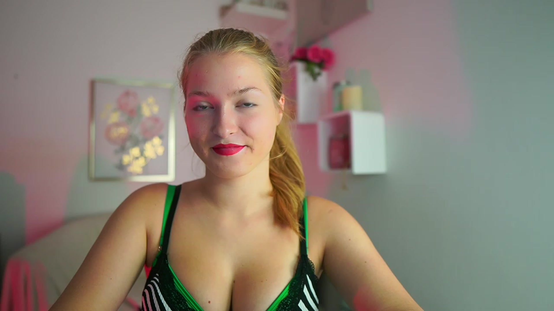 Gallery image thumbnail from Mia_Melano_'s myfreecams stream on, 09/16/2023, 14:37 image 7 of 20