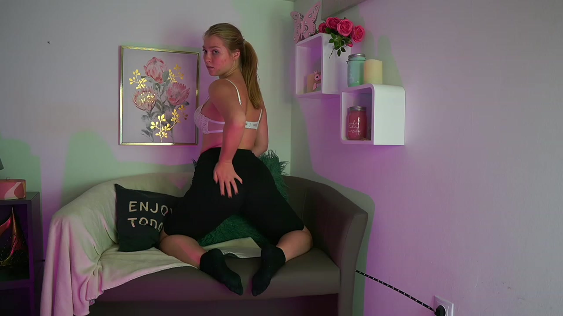 Gallery image thumbnail from Mia_Melano_'s myfreecams stream on, 09/26/2023, 15:24 image 13 of 20