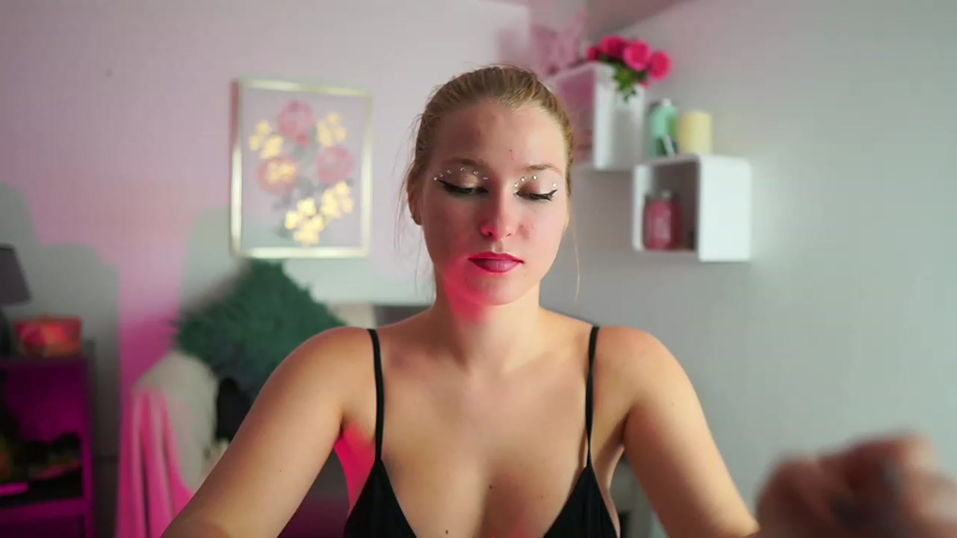 Gallery image thumbnail from Mia_Melano_'s myfreecams stream on, 09/29/2023, 23:17 image 18 of 20