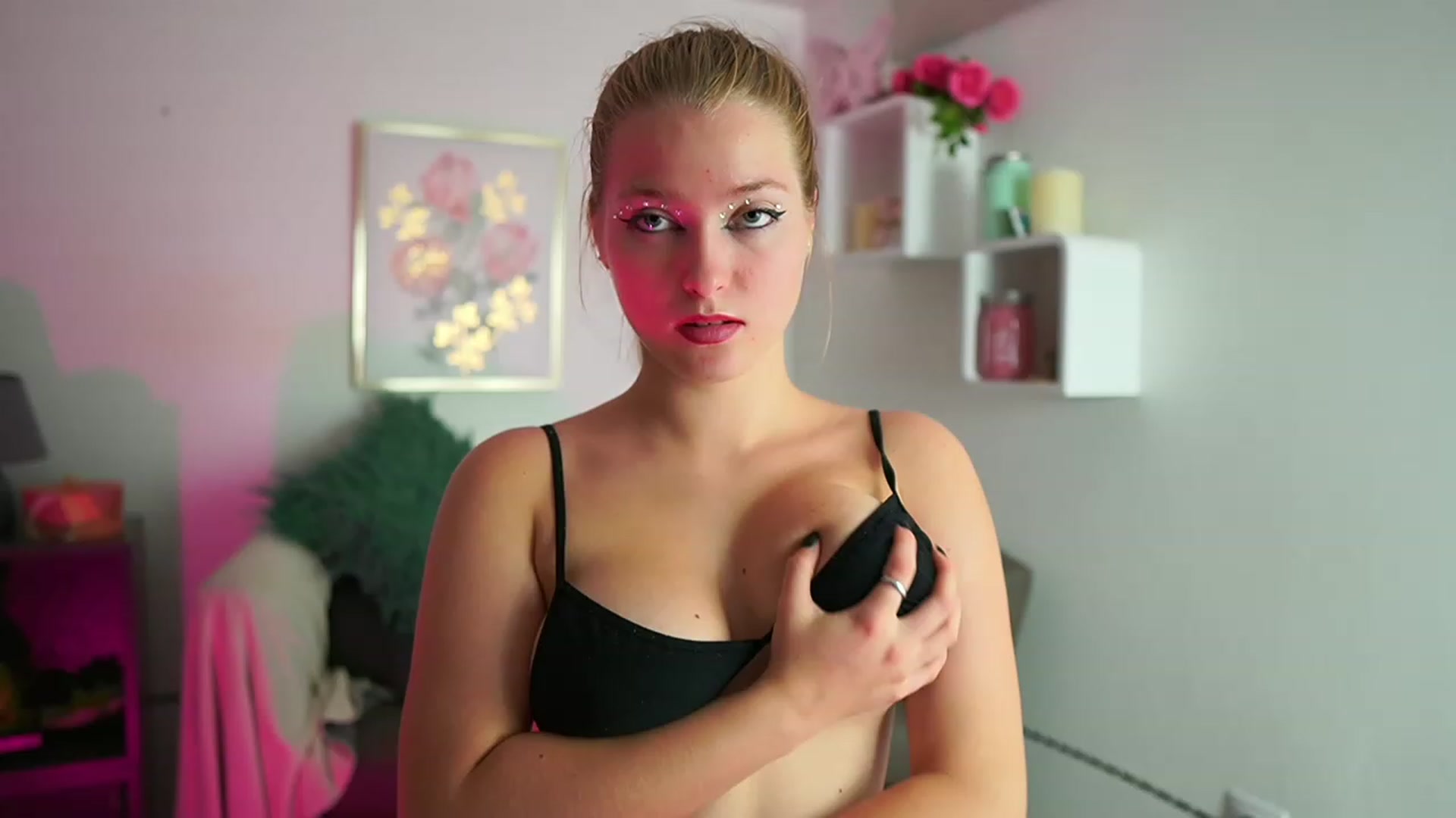Gallery image thumbnail from Mia_Melano_'s myfreecams stream on, 09/29/2023, 23:17 image 11 of 20
