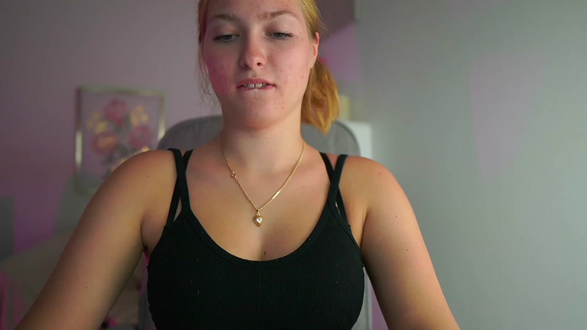 Gallery image thumbnail from Mia_Melano_'s myfreecams stream on, 01/02/2024, 04:23 image 11 of 20