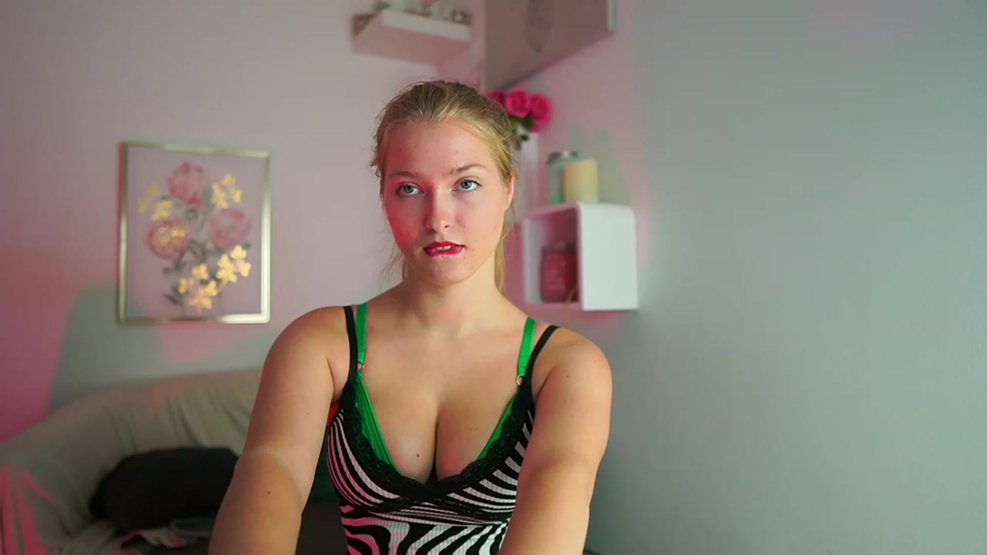 Gallery image thumbnail from Mia_Melano_'s myfreecams stream on, 01/25/2024, 22:10 image 7 of 20