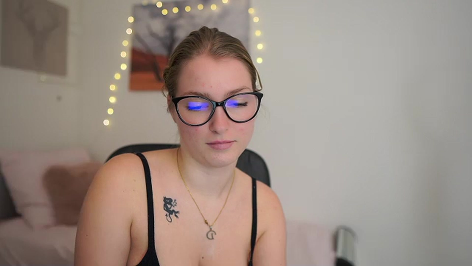 Gallery image thumbnail from Mia_Melano_'s myfreecams stream on, 02/02/2024, 14:06 image 18 of 20
