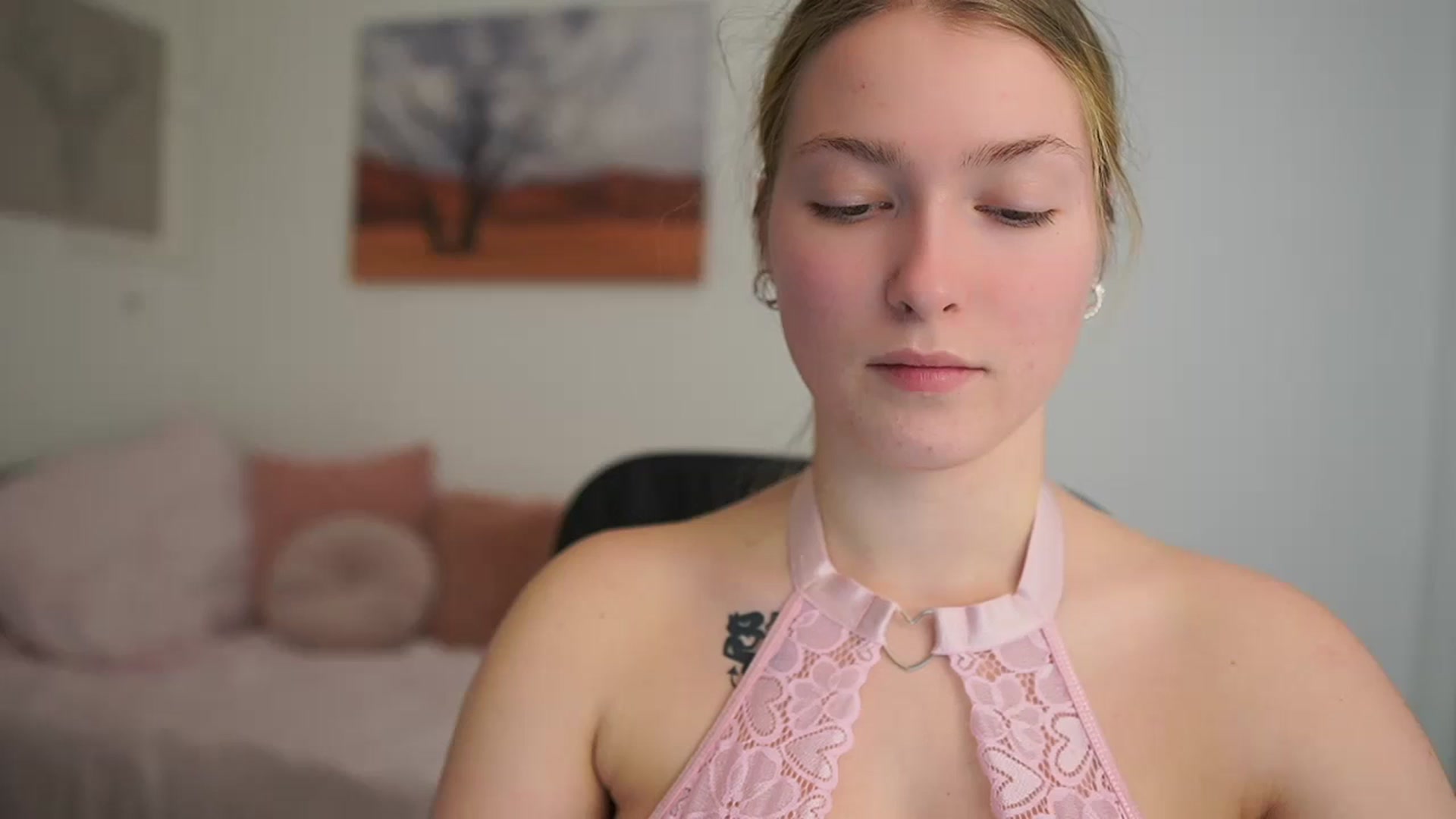 Gallery image thumbnail from Mia_Melano_'s myfreecams stream on, 02/19/2024, 16:38 image 13 of 20
