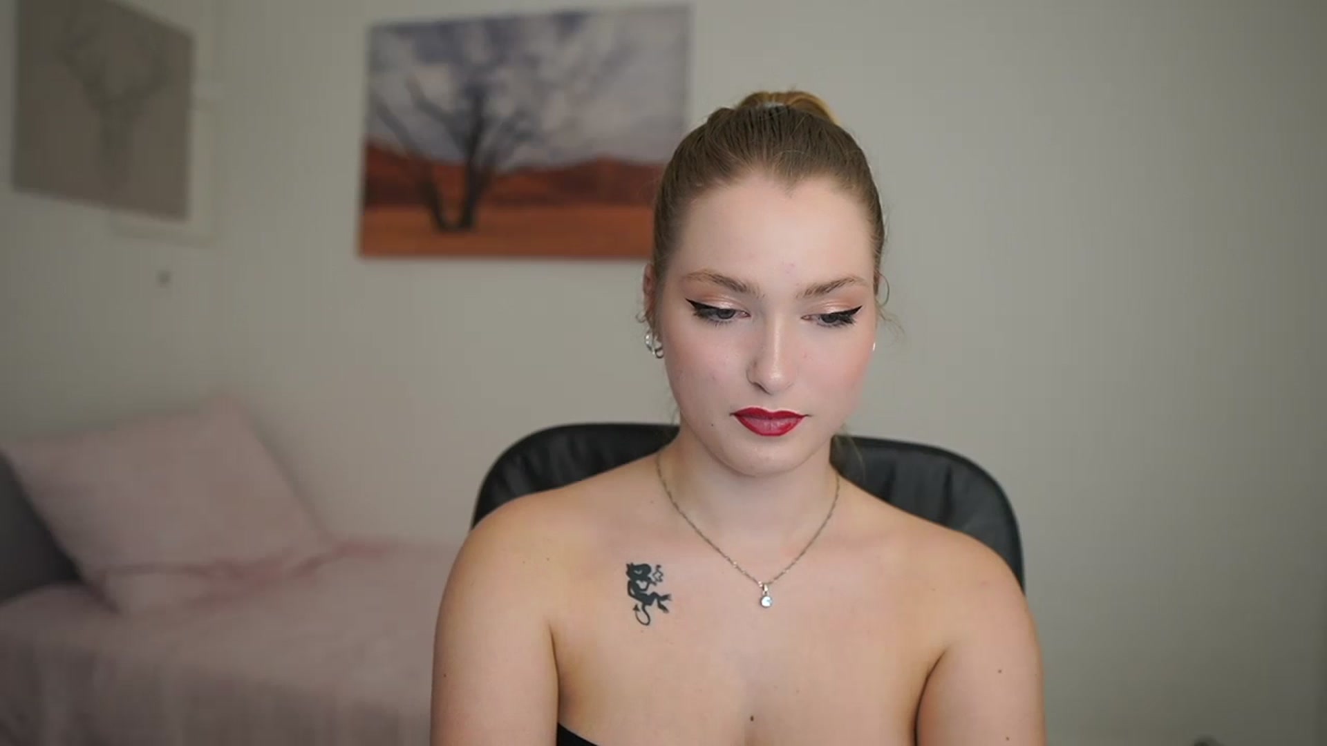 Gallery image thumbnail from Mia_Melano_'s myfreecams stream on, 03/03/2024, 19:03 image 13 of 20