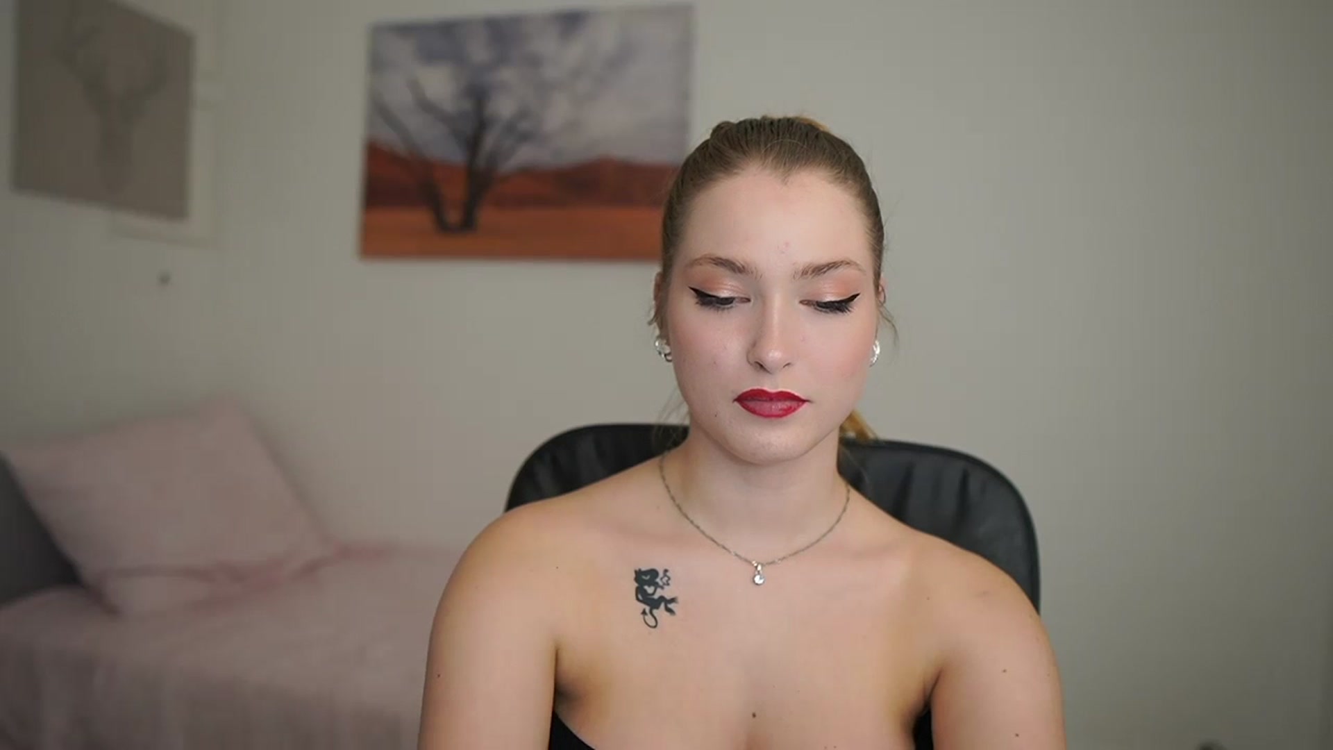 Gallery image thumbnail from Mia_Melano_'s myfreecams stream on, 03/03/2024, 19:03 image 18 of 20