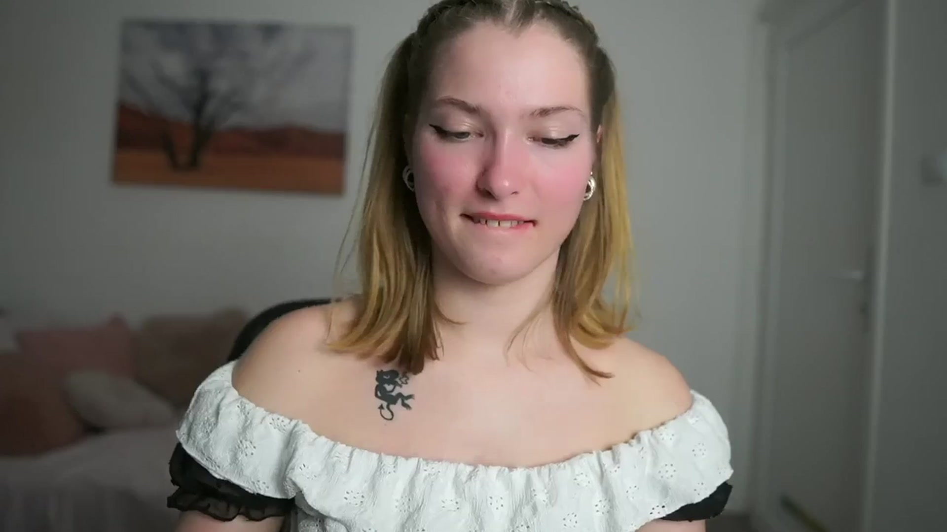 Gallery image thumbnail from Mia_Melano_'s myfreecams stream on, 03/19/2024, 17:10 image 7 of 20