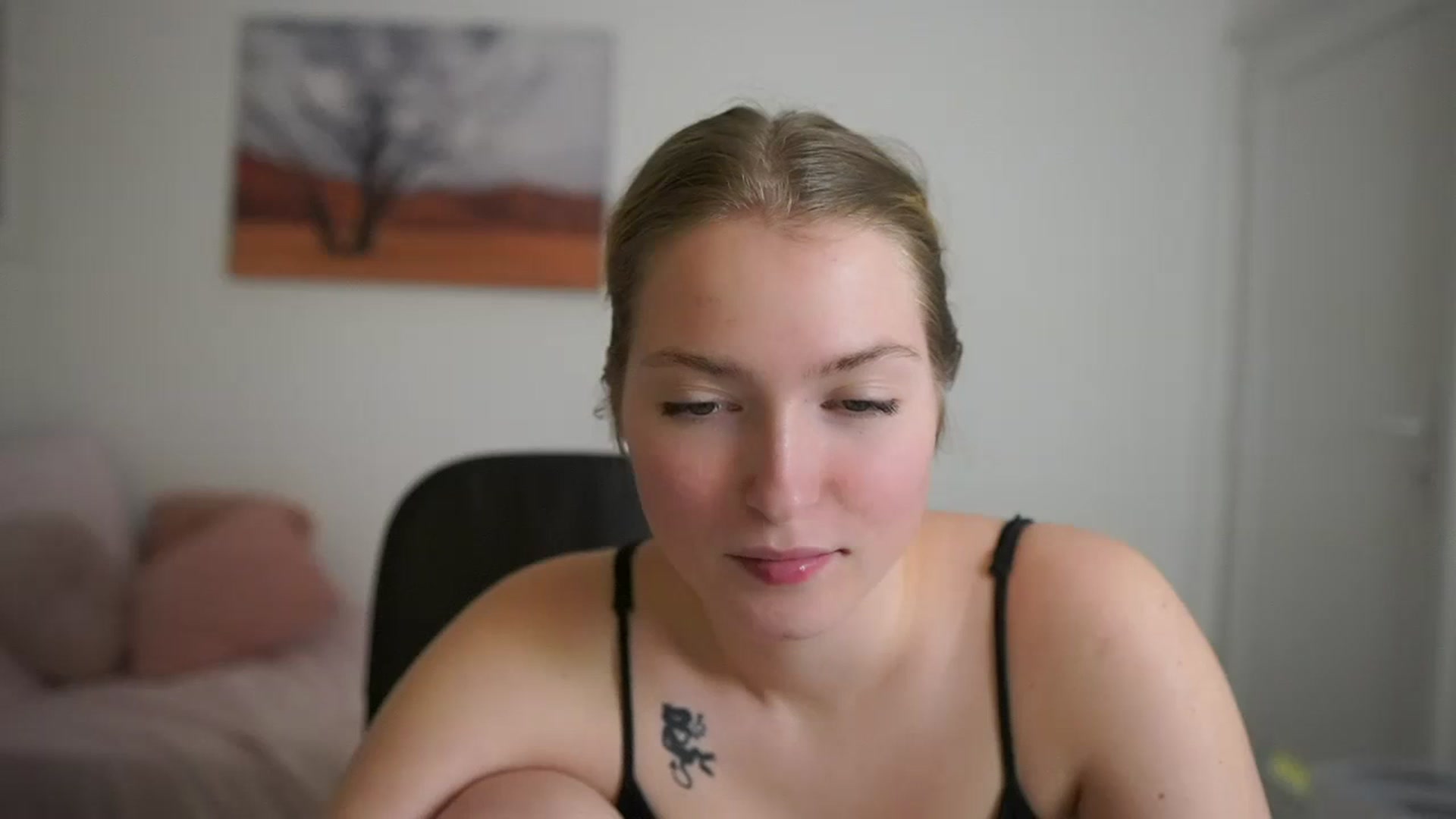 Gallery image thumbnail from Mia_Melano_'s myfreecams stream on, 03/25/2024, 19:25 image 4 of 20