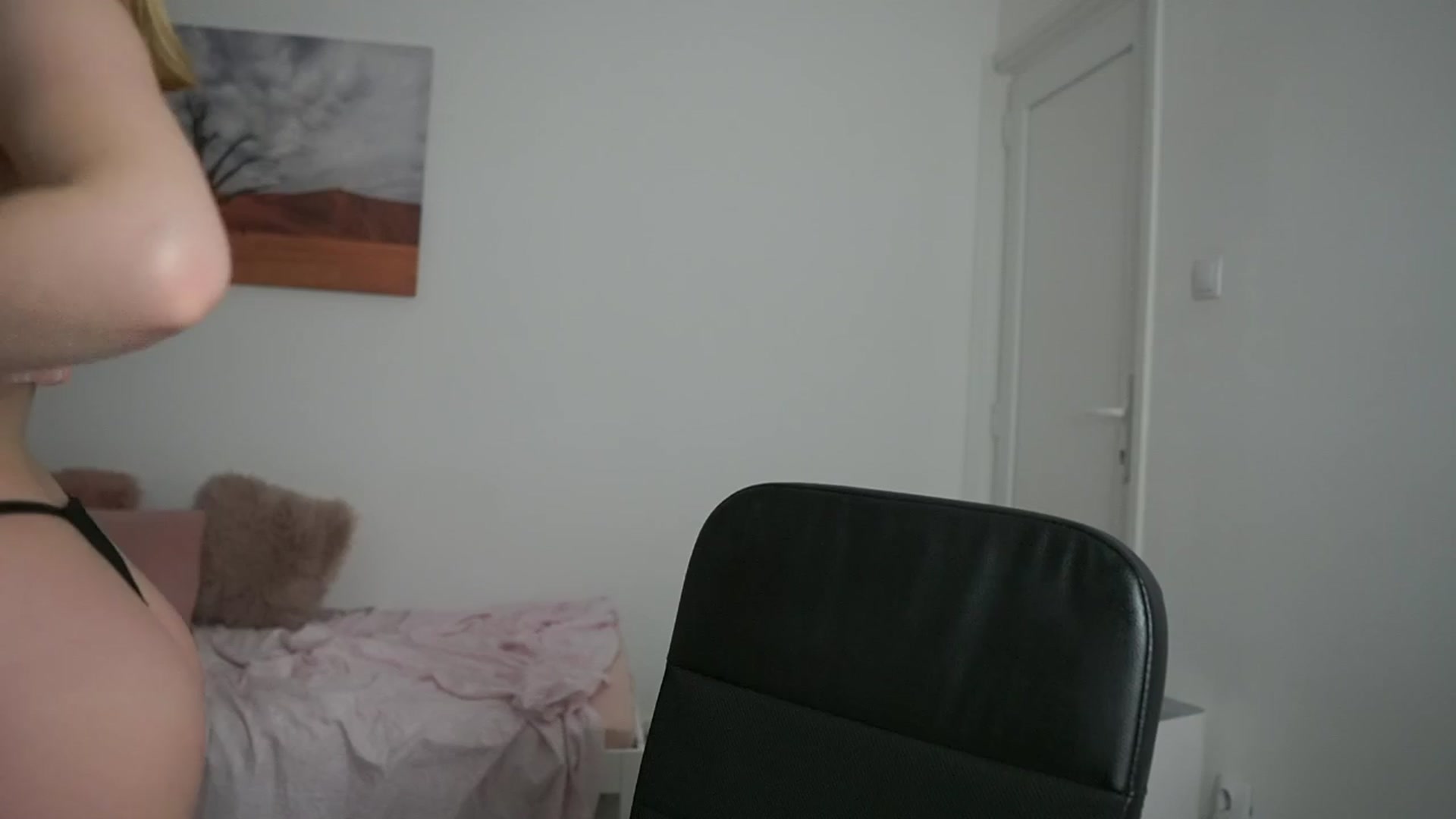 Gallery image thumbnail from Mia_Melano_'s myfreecams stream on, 04/01/2024, 10:57 image 3 of 20