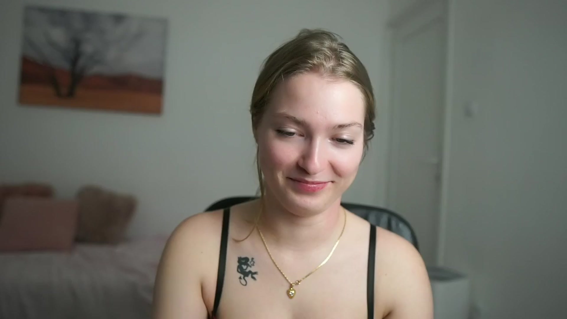 Gallery image thumbnail from Mia_Melano_'s myfreecams stream on, 04/01/2024, 10:57 image 14 of 20