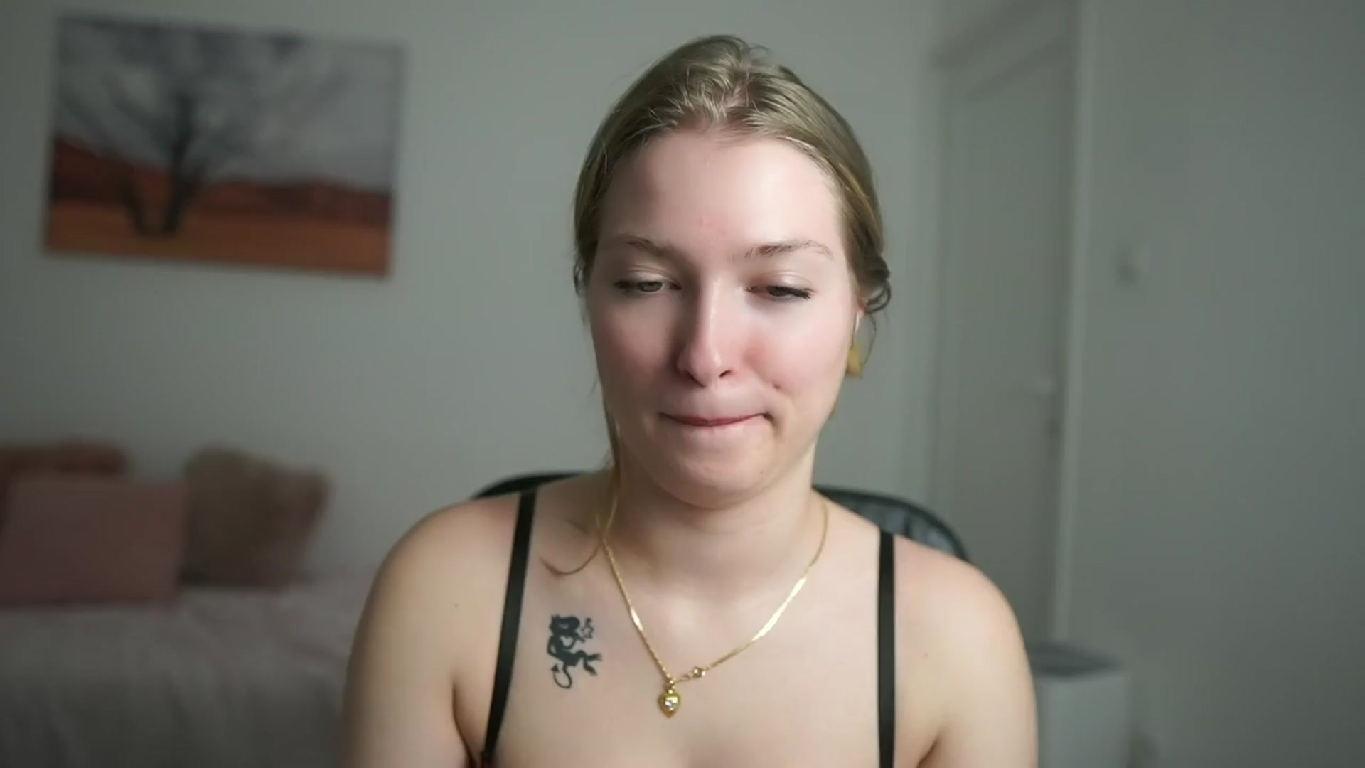 Gallery image thumbnail from Mia_Melano_'s myfreecams stream on, 04/01/2024, 10:57 image 13 of 20
