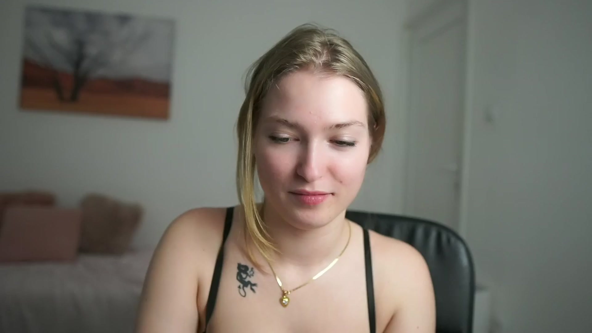 Gallery image thumbnail from Mia_Melano_'s myfreecams stream on, 04/01/2024, 11:56 image 6 of 20