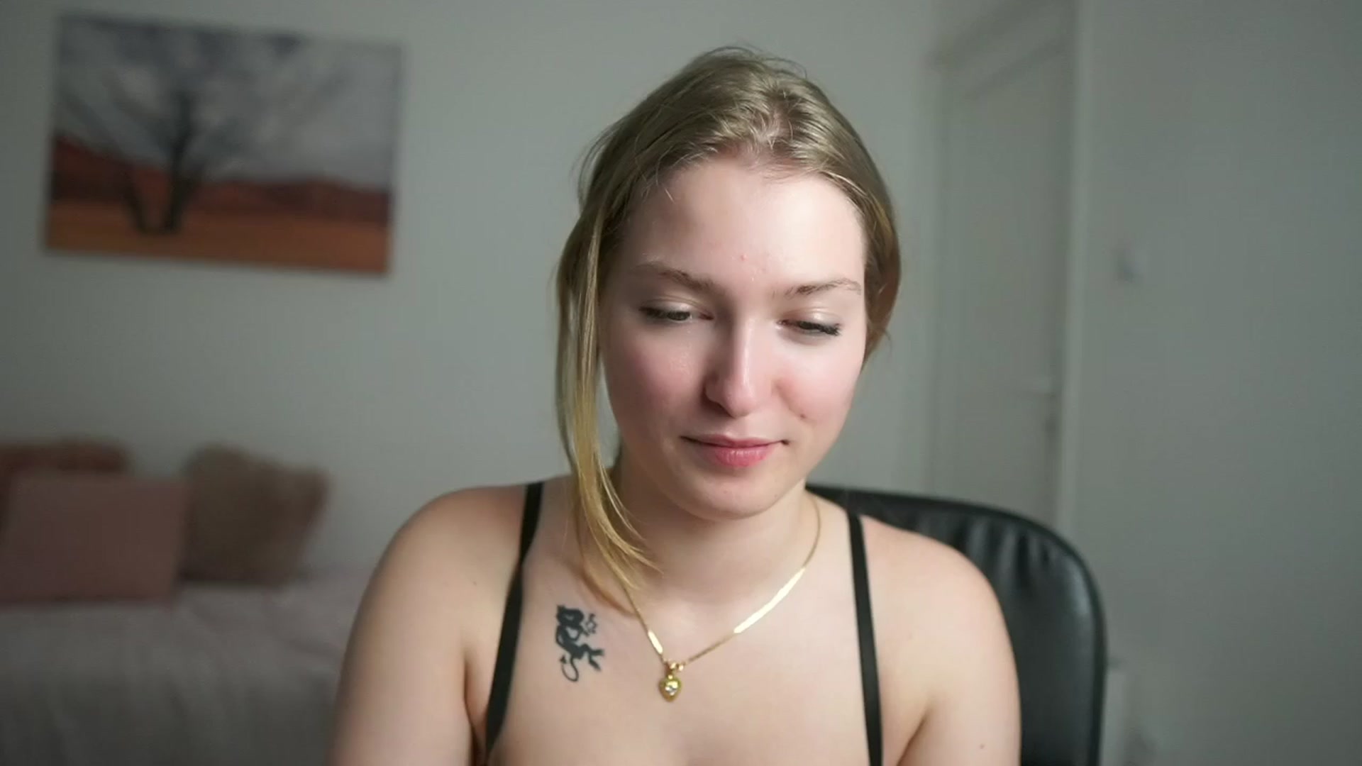Gallery image thumbnail from Mia_Melano_'s myfreecams stream on, 04/01/2024, 11:56 image 5 of 20
