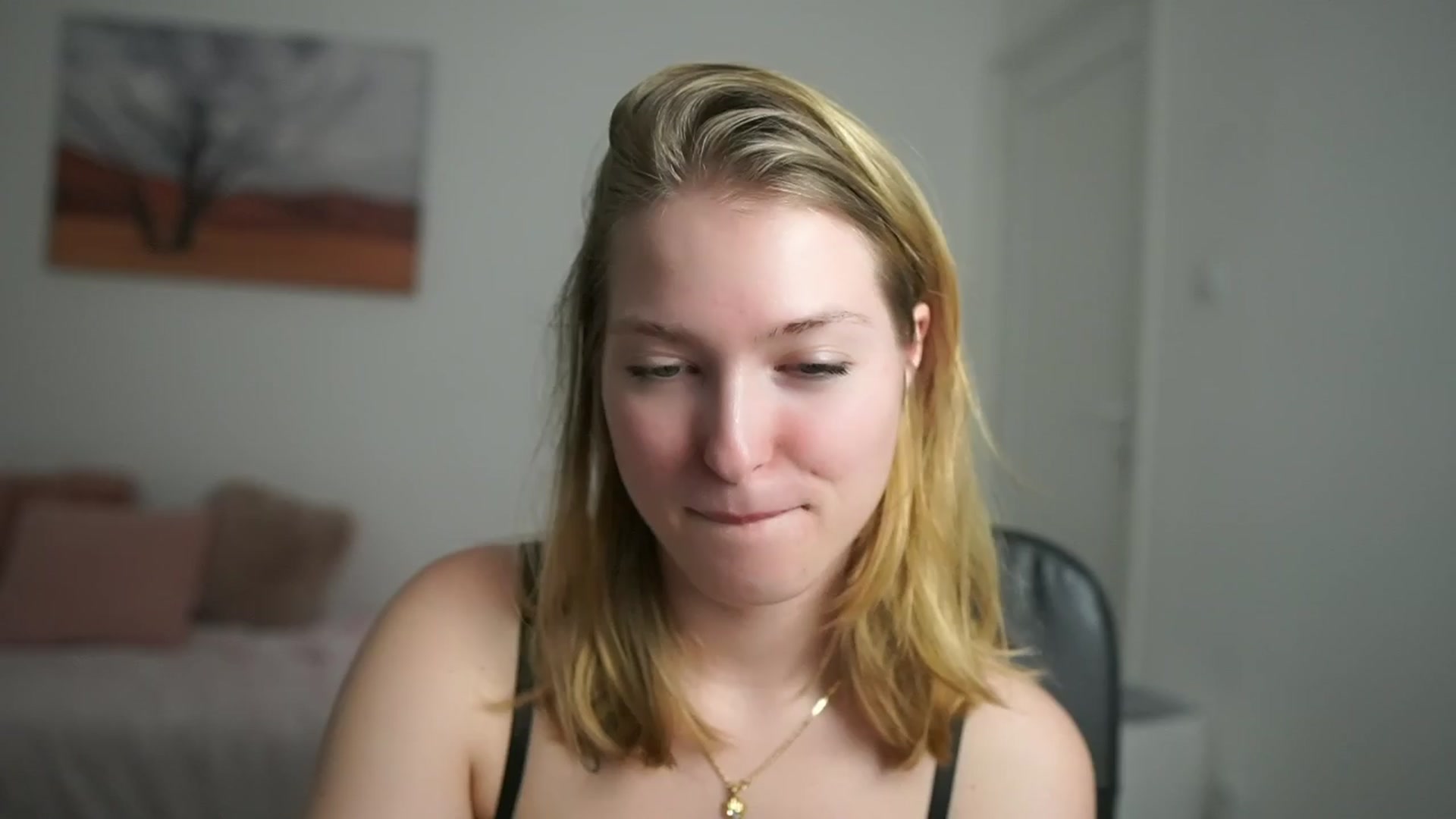 Gallery image thumbnail from Mia_Melano_'s myfreecams stream on, 04/01/2024, 11:56 image 12 of 20