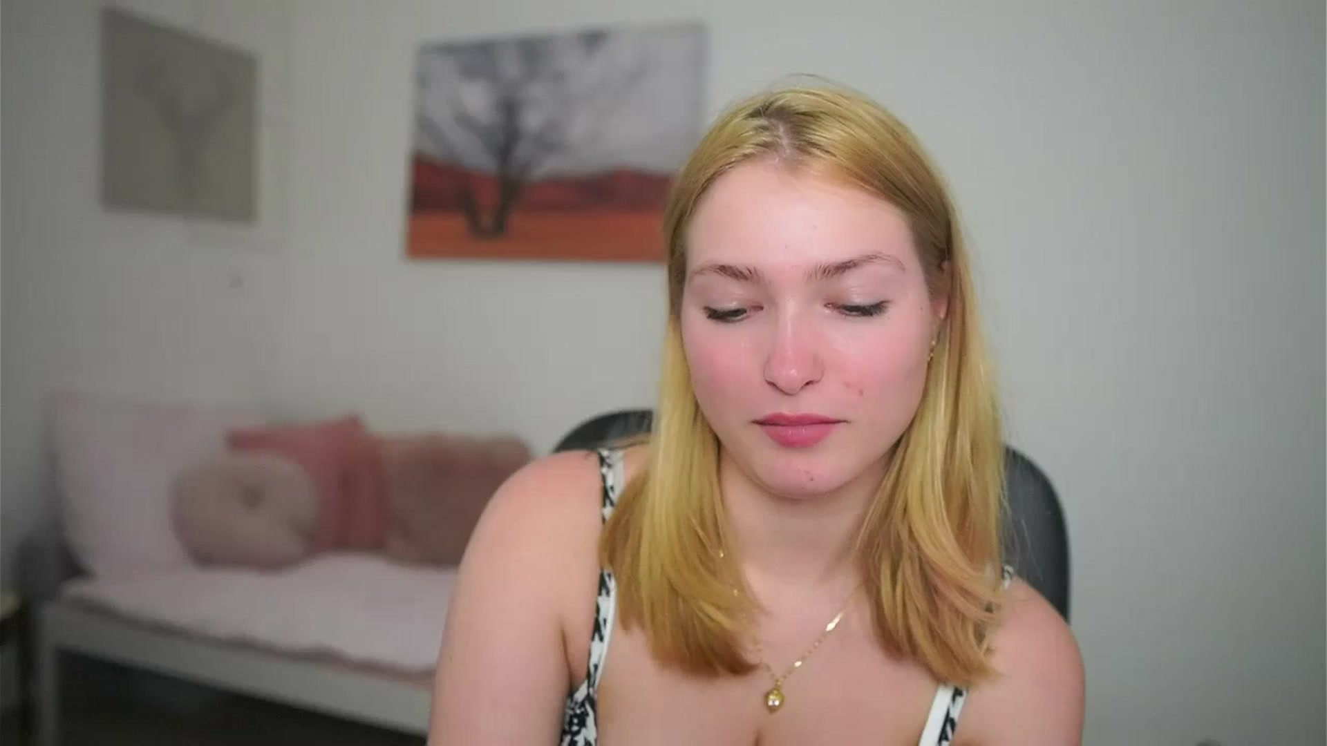 Gallery image thumbnail from Mia_Melano_'s myfreecams stream on, 05/06/2024, 11:35 image 1 of 20