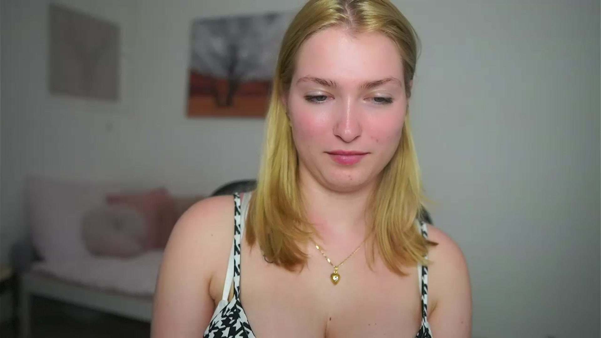 Gallery image thumbnail from Mia_Melano_'s myfreecams stream on, 05/06/2024, 13:04 image 17 of 20