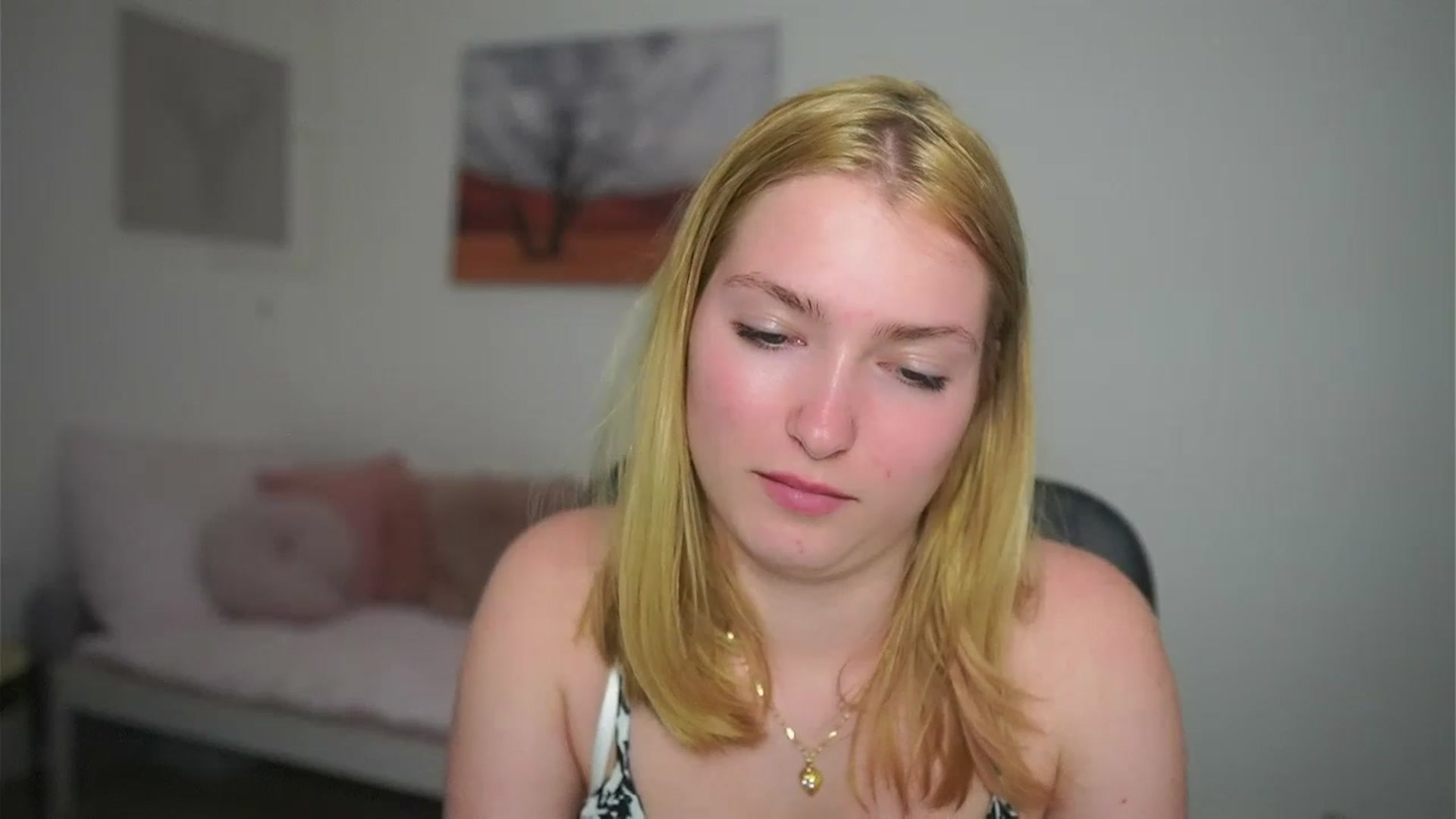 Gallery image thumbnail from Mia_Melano_'s myfreecams stream on, 05/06/2024, 13:04 image 9 of 20