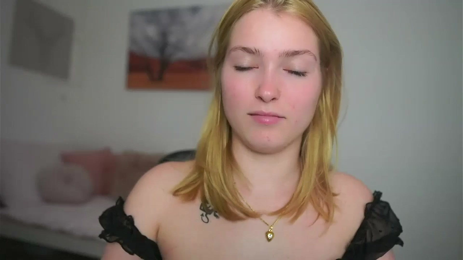 Gallery image thumbnail from Mia_Melano_'s myfreecams stream on, 05/07/2024, 09:32 image 17 of 20