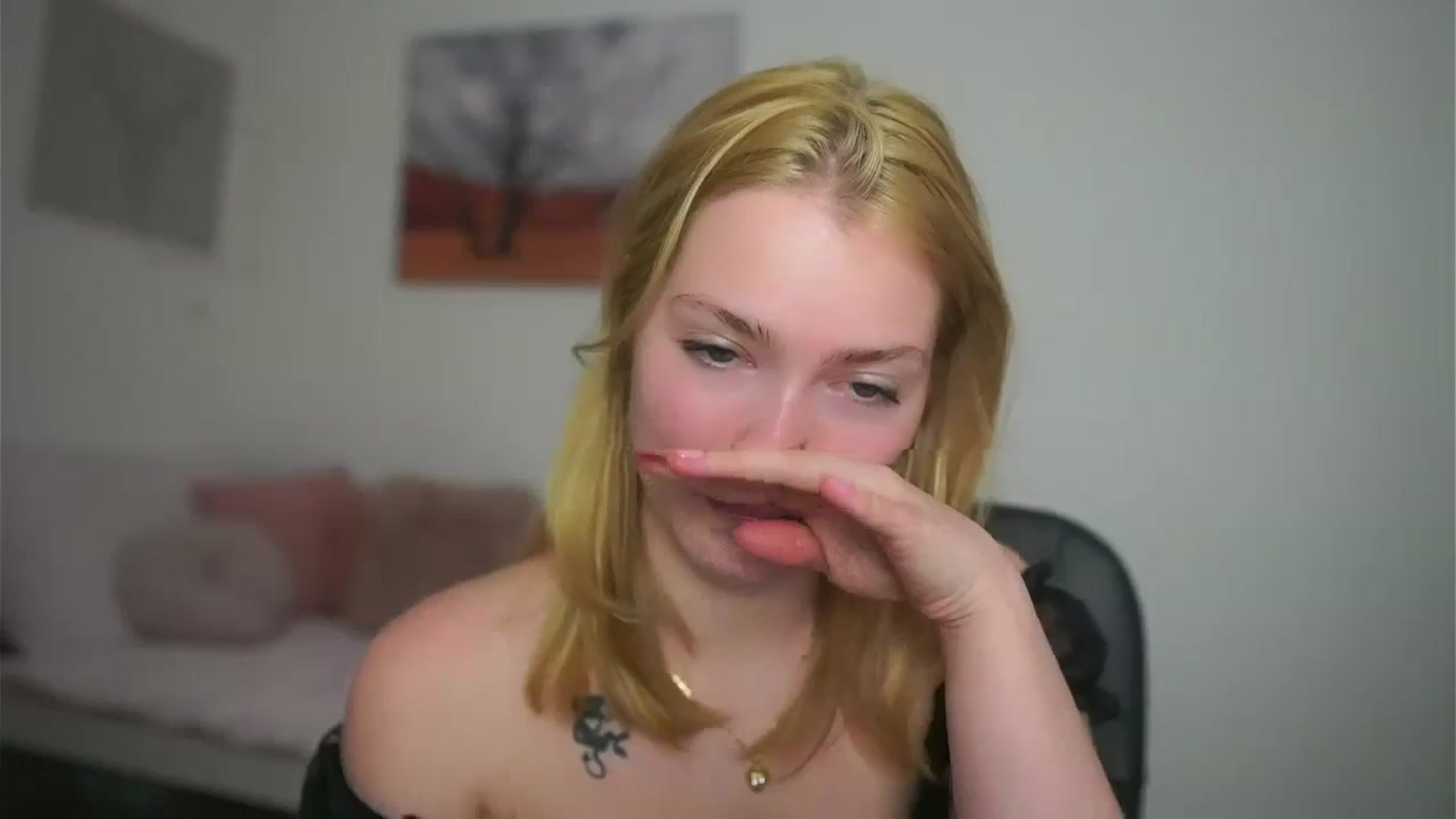Gallery image thumbnail from Mia_Melano_'s myfreecams stream on, 05/07/2024, 09:32 image 19 of 20