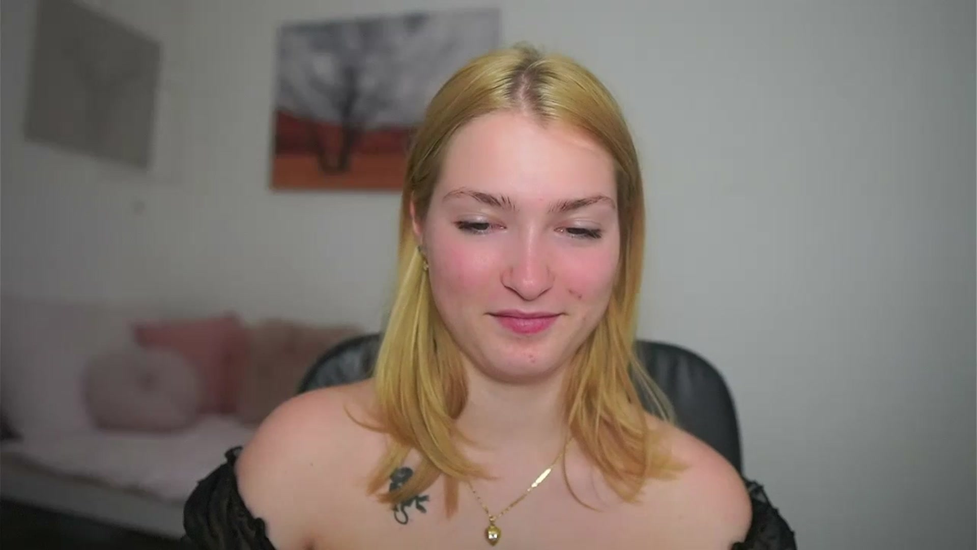 Gallery image thumbnail from Mia_Melano_'s myfreecams stream on, 05/07/2024, 10:24 image 14 of 20