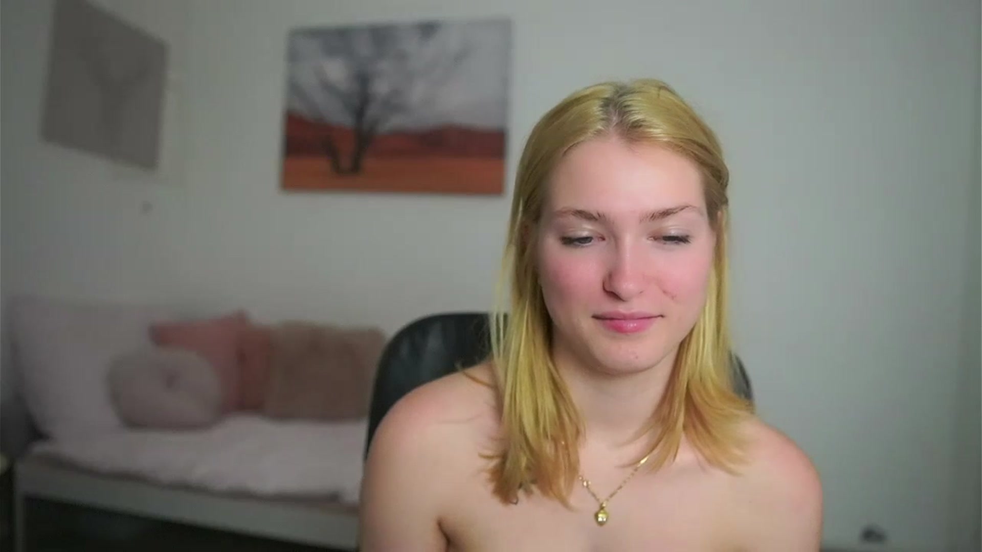 Gallery image thumbnail from Mia_Melano_'s myfreecams stream on, 05/07/2024, 12:11 image 16 of 20