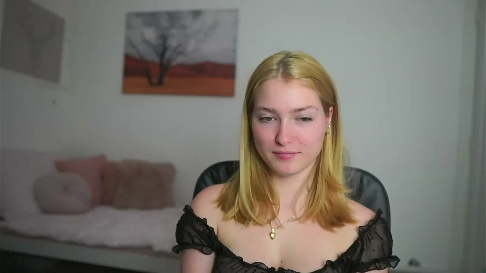 Gallery image thumbnail from Mia_Melano_'s myfreecams stream on, 05/07/2024, 12:11 image 1 of 20