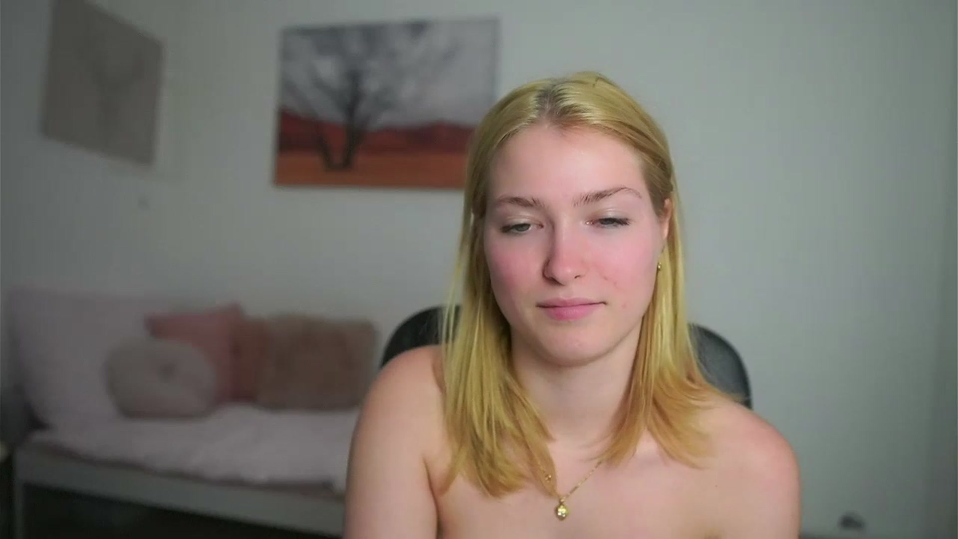 Gallery image thumbnail from Mia_Melano_'s myfreecams stream on, 05/07/2024, 12:11 image 17 of 20