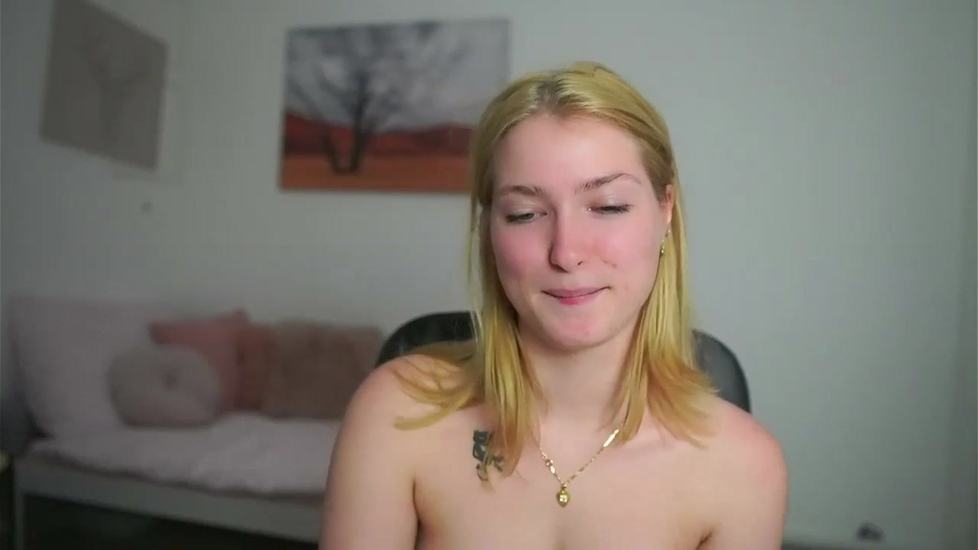 Gallery image thumbnail from Mia_Melano_'s myfreecams stream on, 05/07/2024, 12:11 image 15 of 20