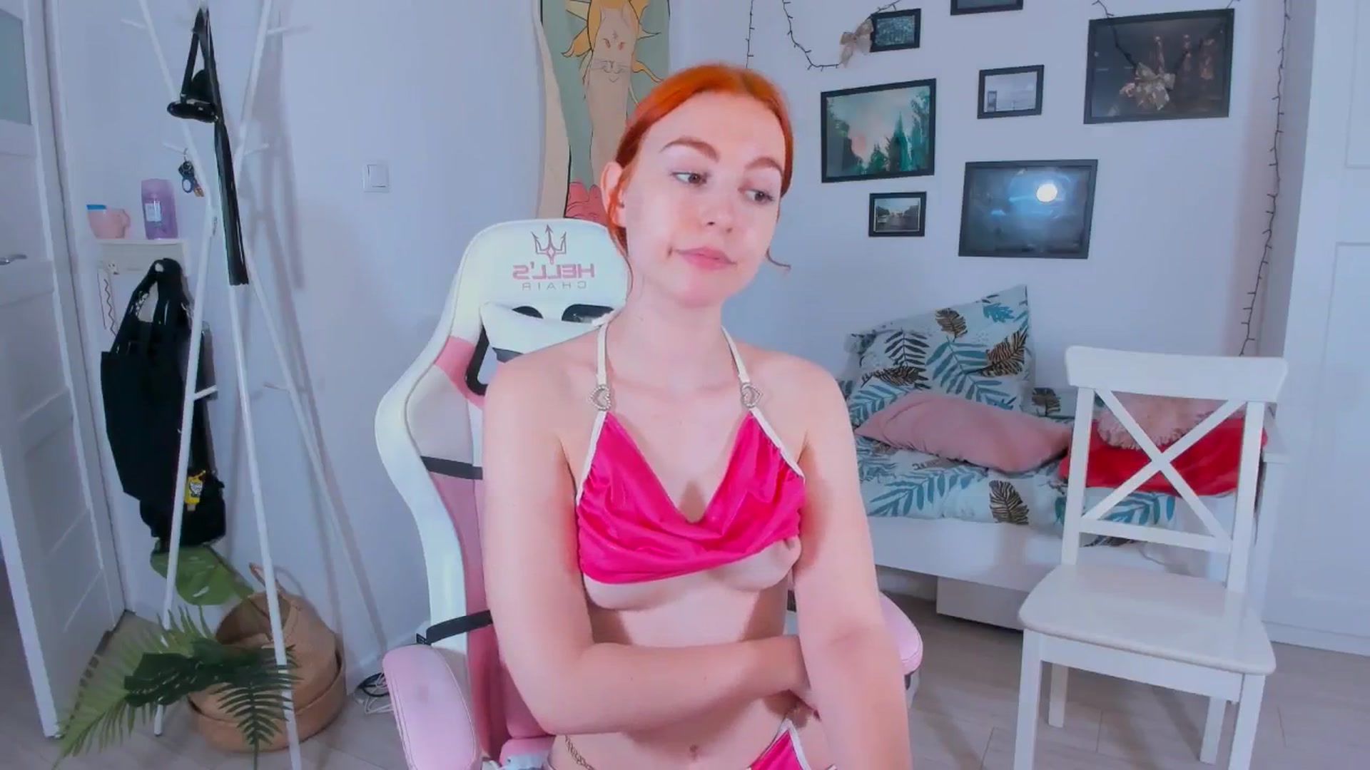 Gallery image thumbnail from Mia_MiMi's myfreecams stream on, 06/18/2024, 07:14 image 15 of 20