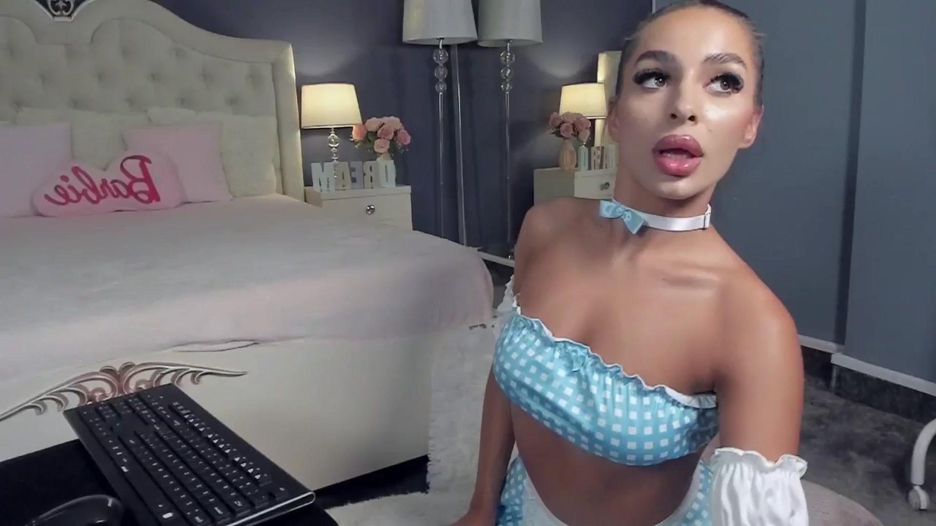 Gallery image thumbnail from Mia_Muse's myfreecams stream on, 07/16/2024, 13:51 image 17 of 20