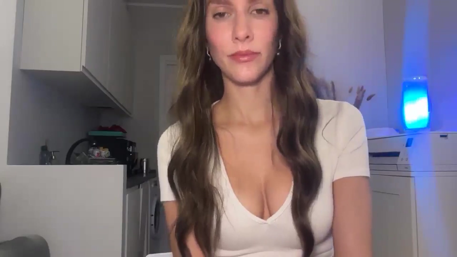Gallery image thumbnail from Mia_Na's myfreecams stream on, 04/12/2026, 20:14 image 16 of 20