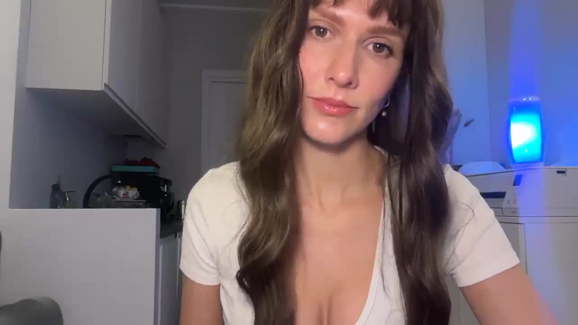 Gallery image thumbnail from Mia_Na's myfreecams stream on, 04/12/2026, 20:14 image 4 of 20