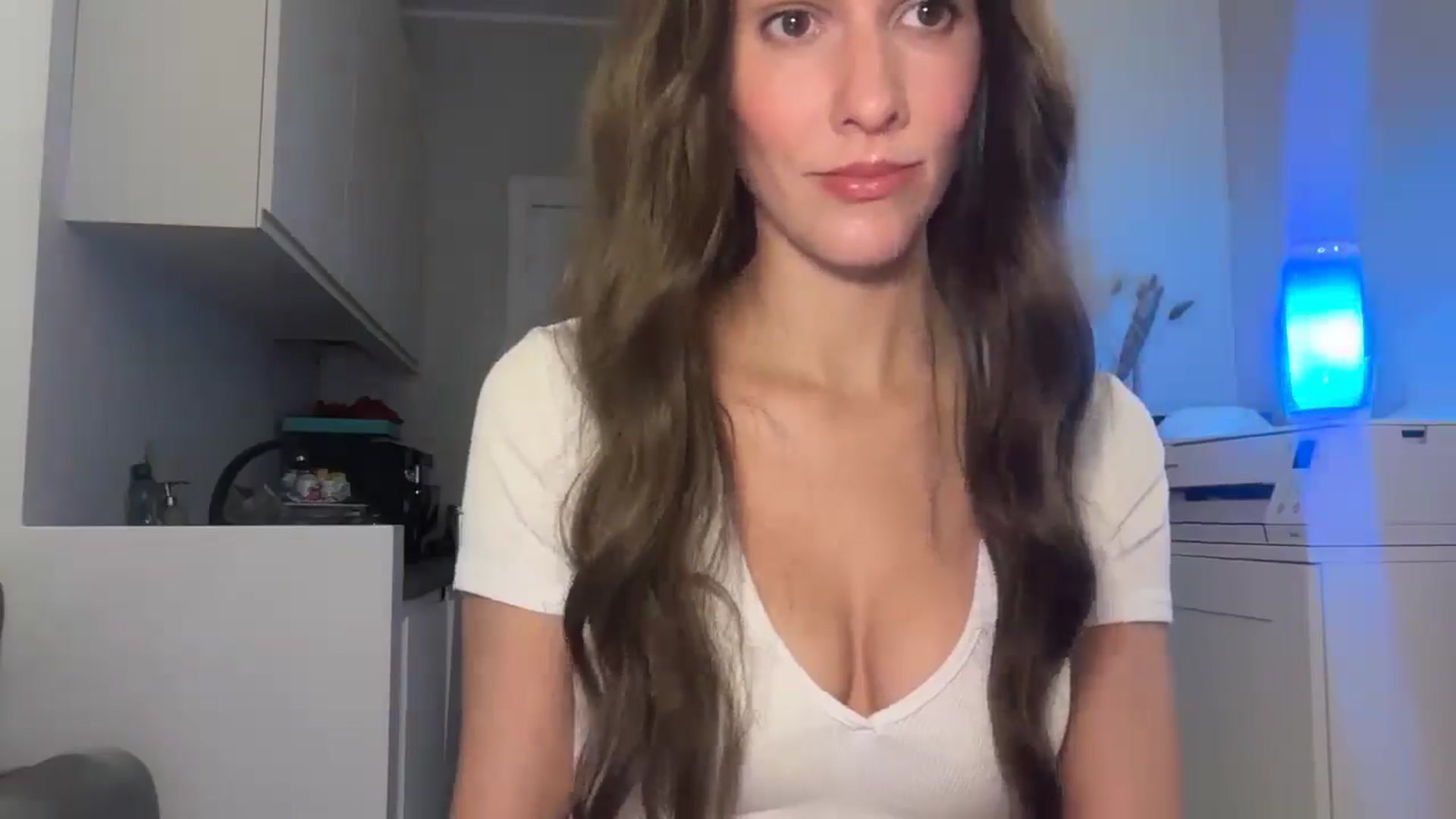 Gallery image thumbnail from Mia_Na's myfreecams stream on, 04/12/2026, 20:14 image 17 of 20