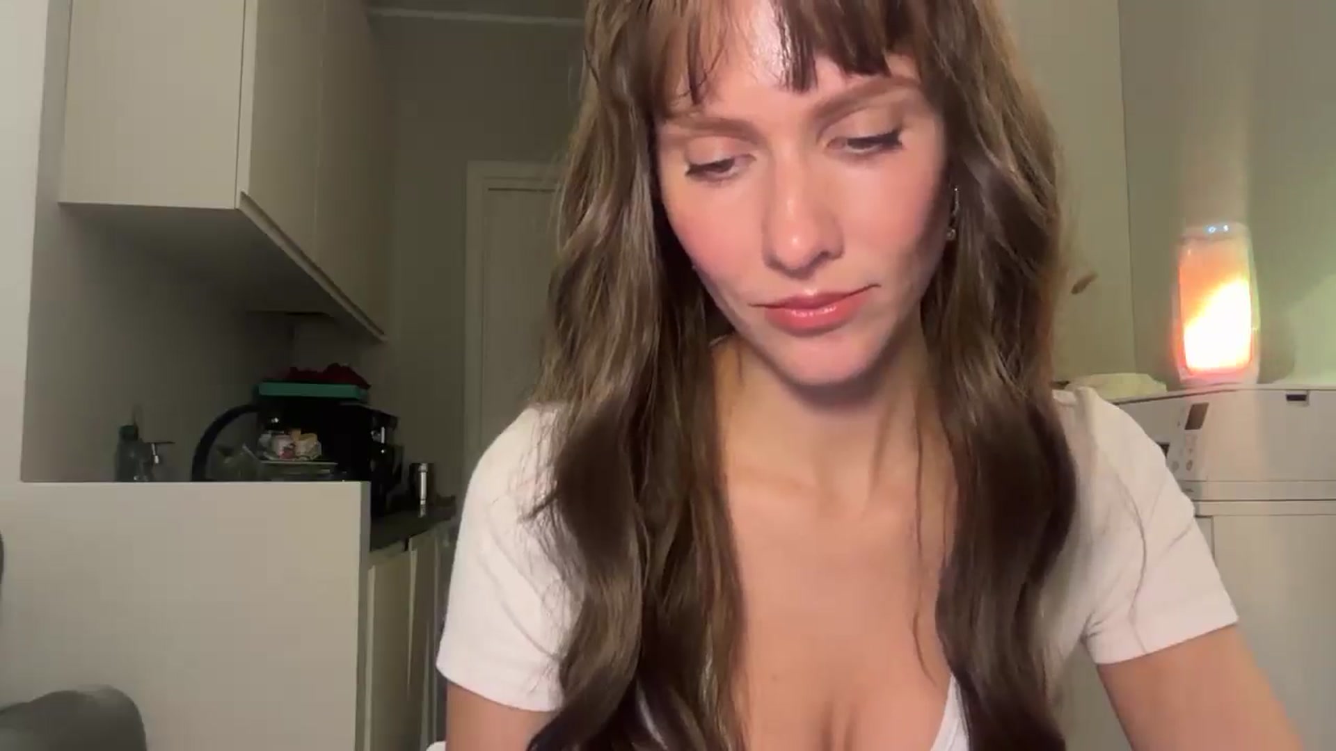 Gallery image thumbnail from Mia_Na's myfreecams stream on, 04/12/2026, 20:14 image 3 of 20