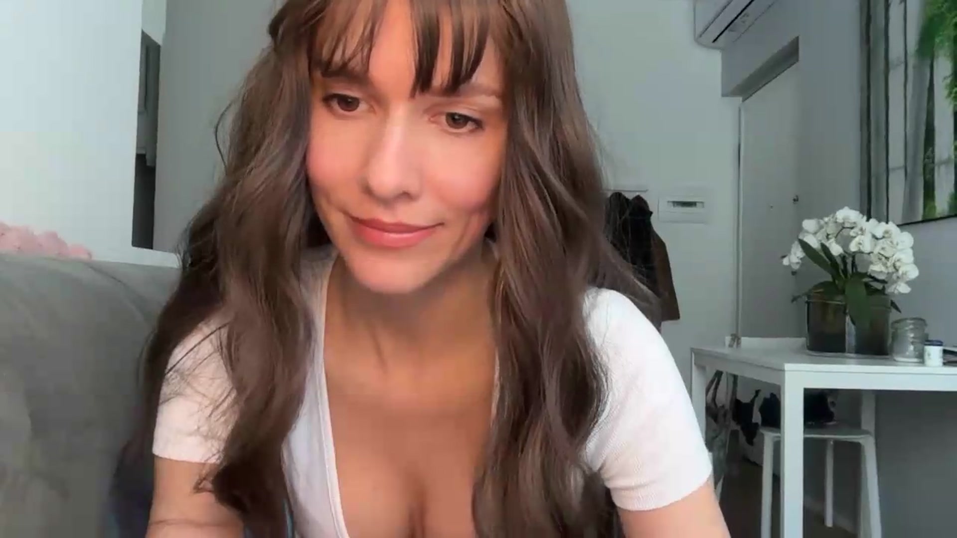 Gallery image thumbnail from Mia_Na's myfreecams stream on, 05/01/2026, 09:43 image 6 of 20