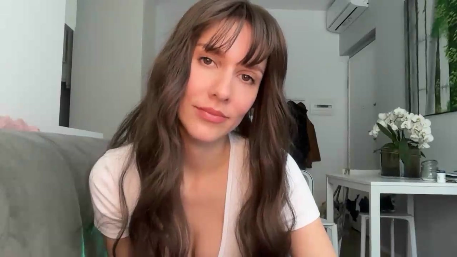 Gallery image thumbnail from Mia_Na's myfreecams stream on, 05/01/2026, 09:43 image 17 of 20