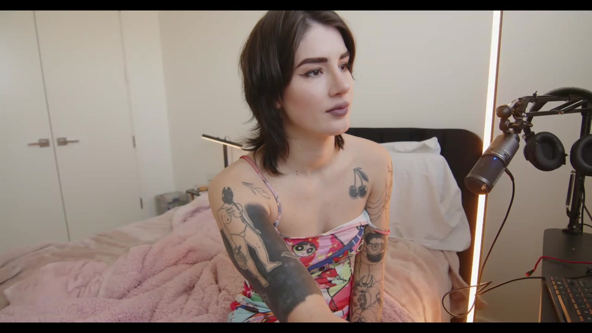 Gallery image thumbnail from Mia_Rand's myfreecams stream on, 02/05/2023, 19:05 image 12 of 20