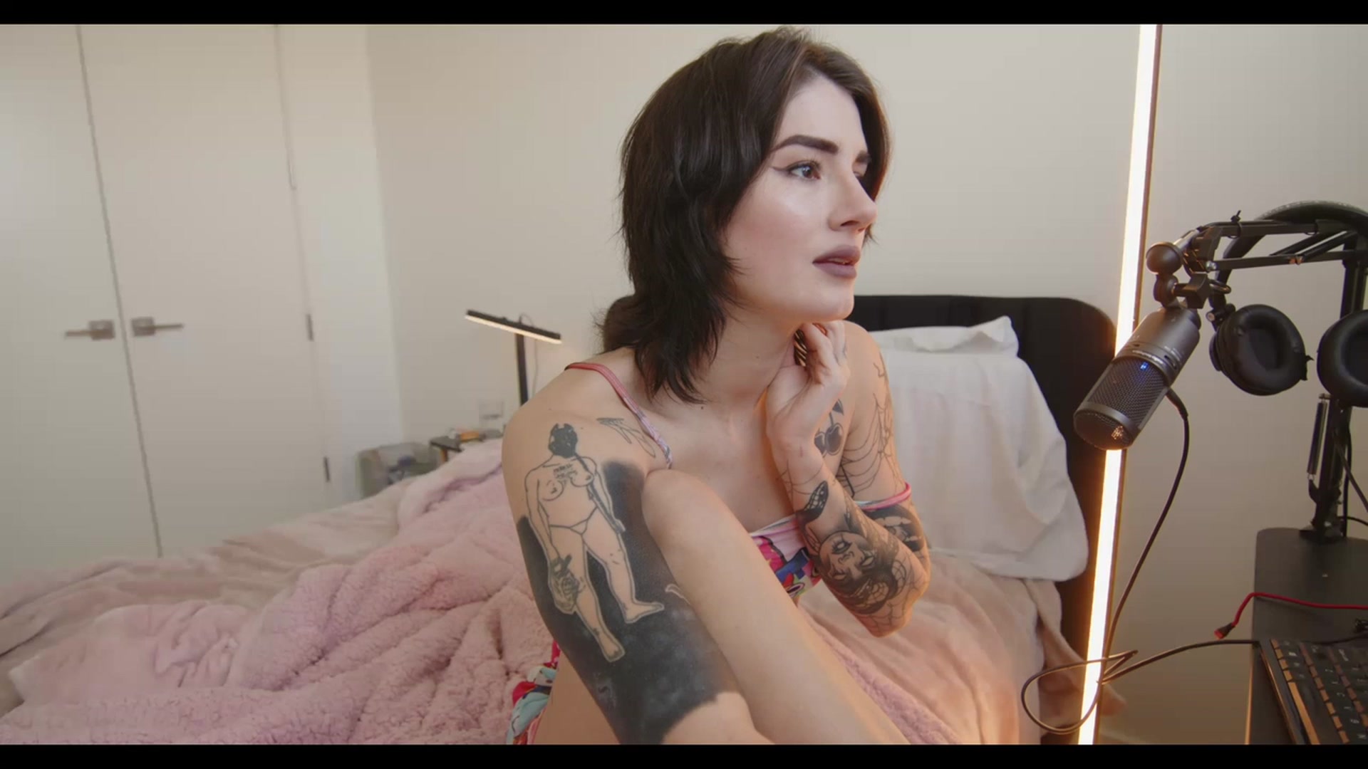 Gallery image thumbnail from Mia_Rand's myfreecams stream on, 02/05/2023, 19:05 image 11 of 20