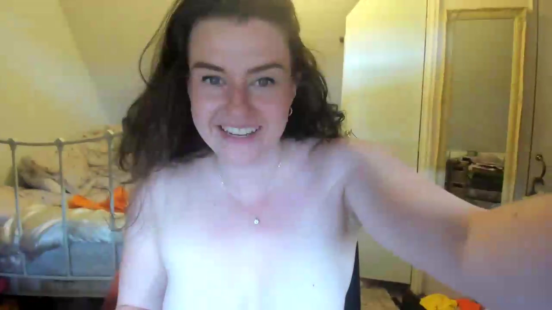 Gallery image thumbnail from Mia_Snow's myfreecams stream on, 08/01/2026, 16:32 image 19 of 20