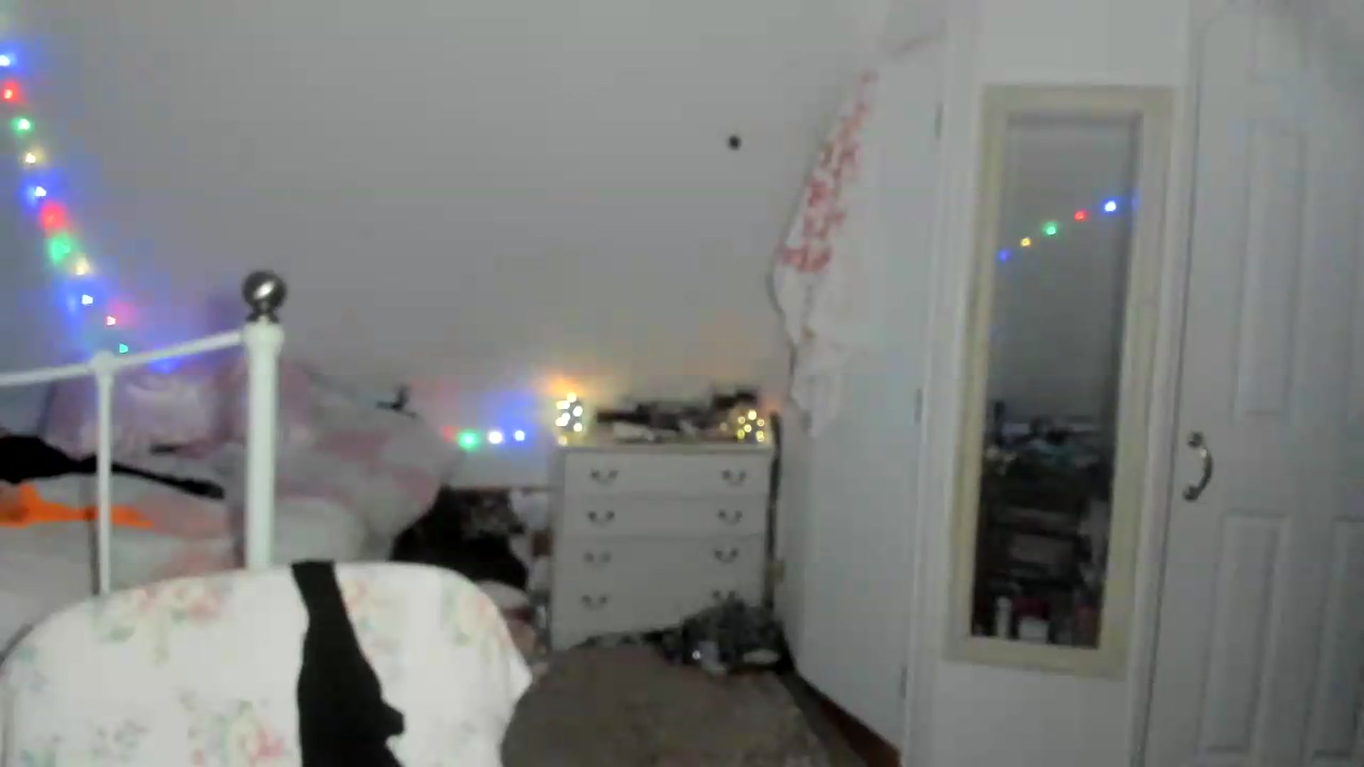 Gallery image thumbnail from Mia_Snow's myfreecams stream on, 09/04/2026, 21:18 image 17 of 20