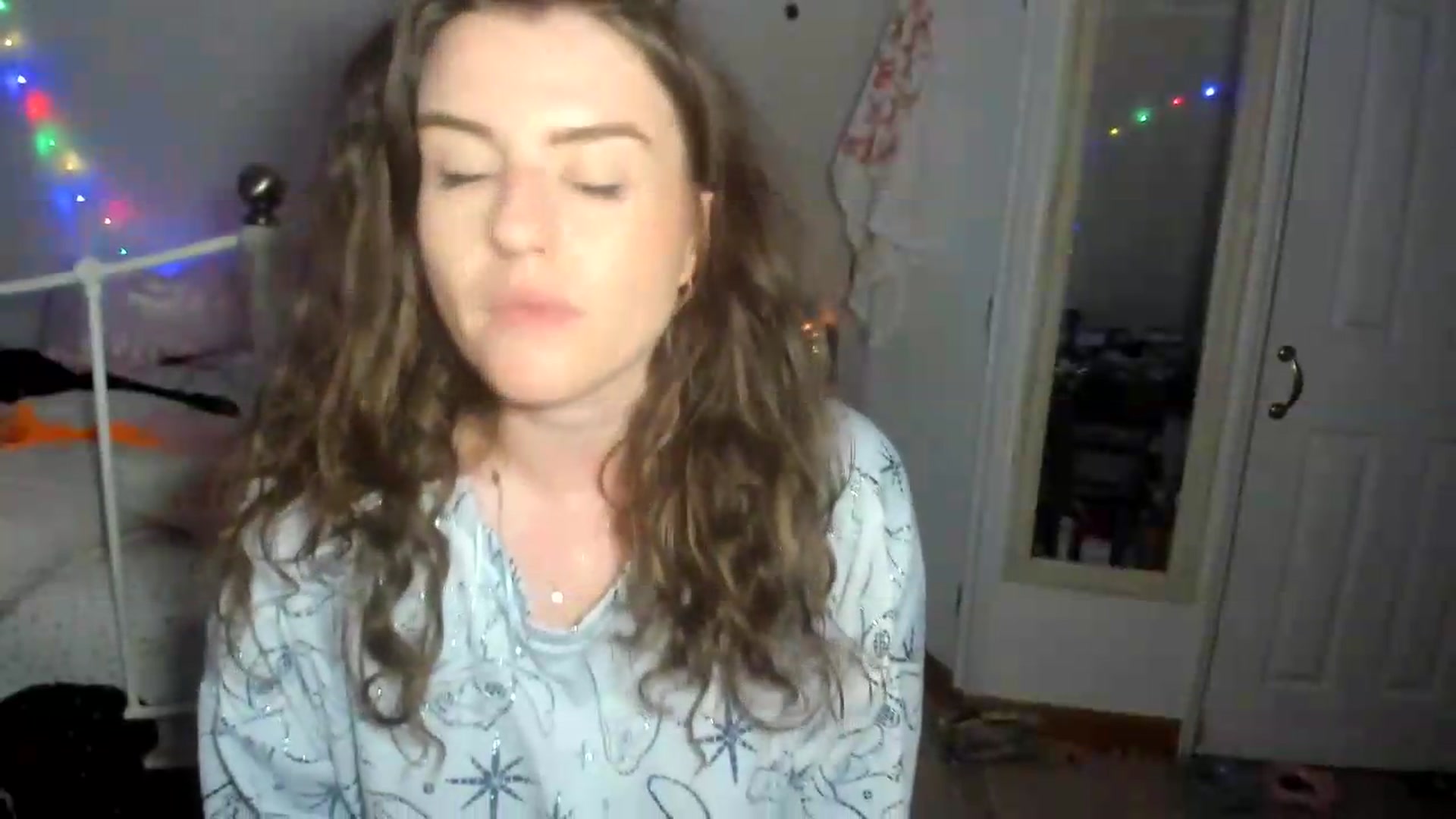 Gallery image thumbnail from Mia_Snow's myfreecams stream on, 09/04/2026, 21:18 image 18 of 20
