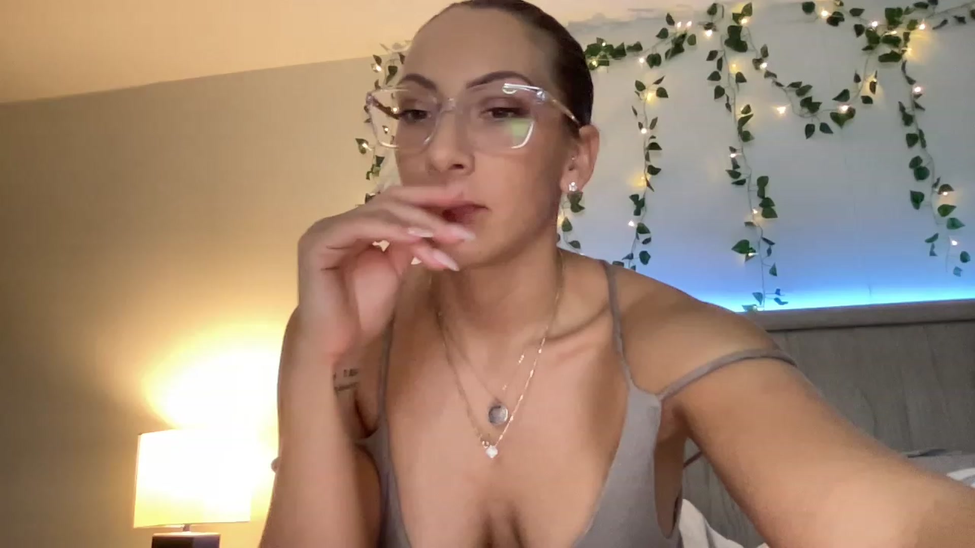 Gallery image thumbnail from Mia_Styles's myfreecams stream on, 02/10/2023, 04:51 image 1 of 20