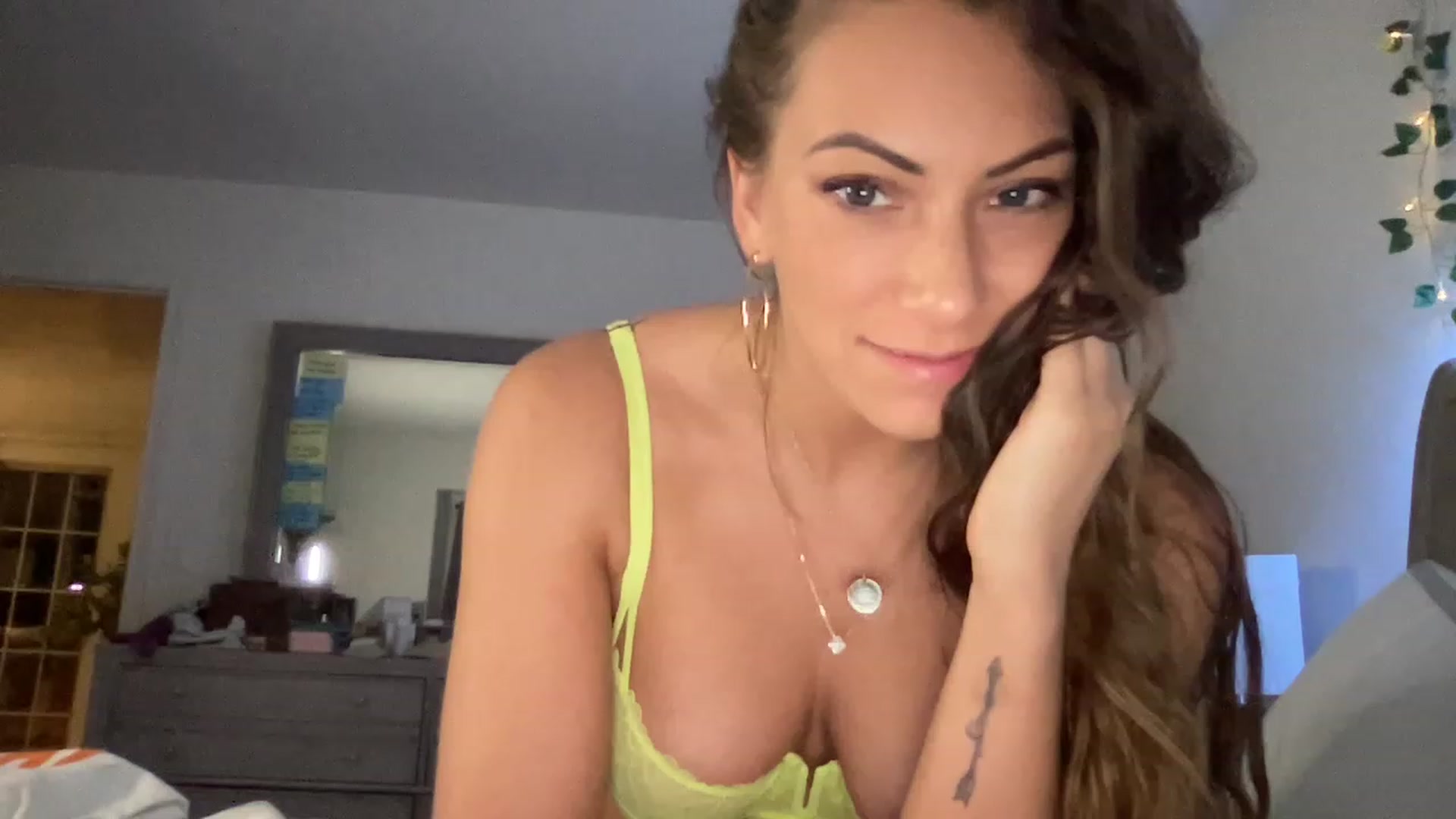 Gallery image thumbnail from Mia_Styles's myfreecams stream on, 02/11/2023, 23:39 image 20 of 20